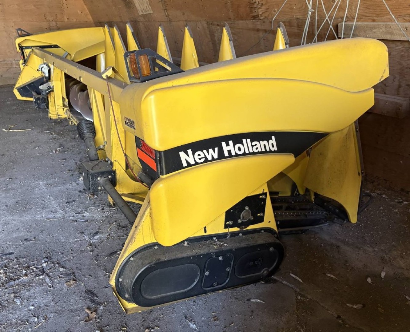 2003 New Holland 98C-8R Header Corn Head