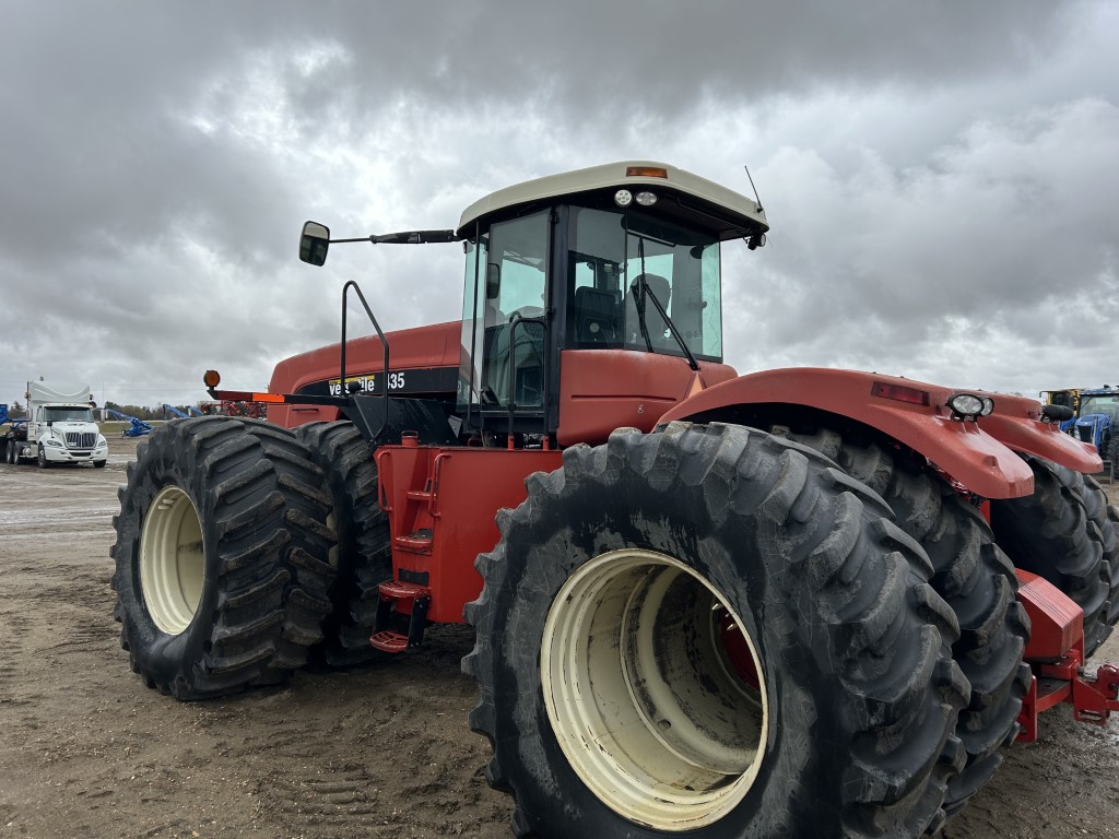 2006 Versatile 435 Tractor 4WD