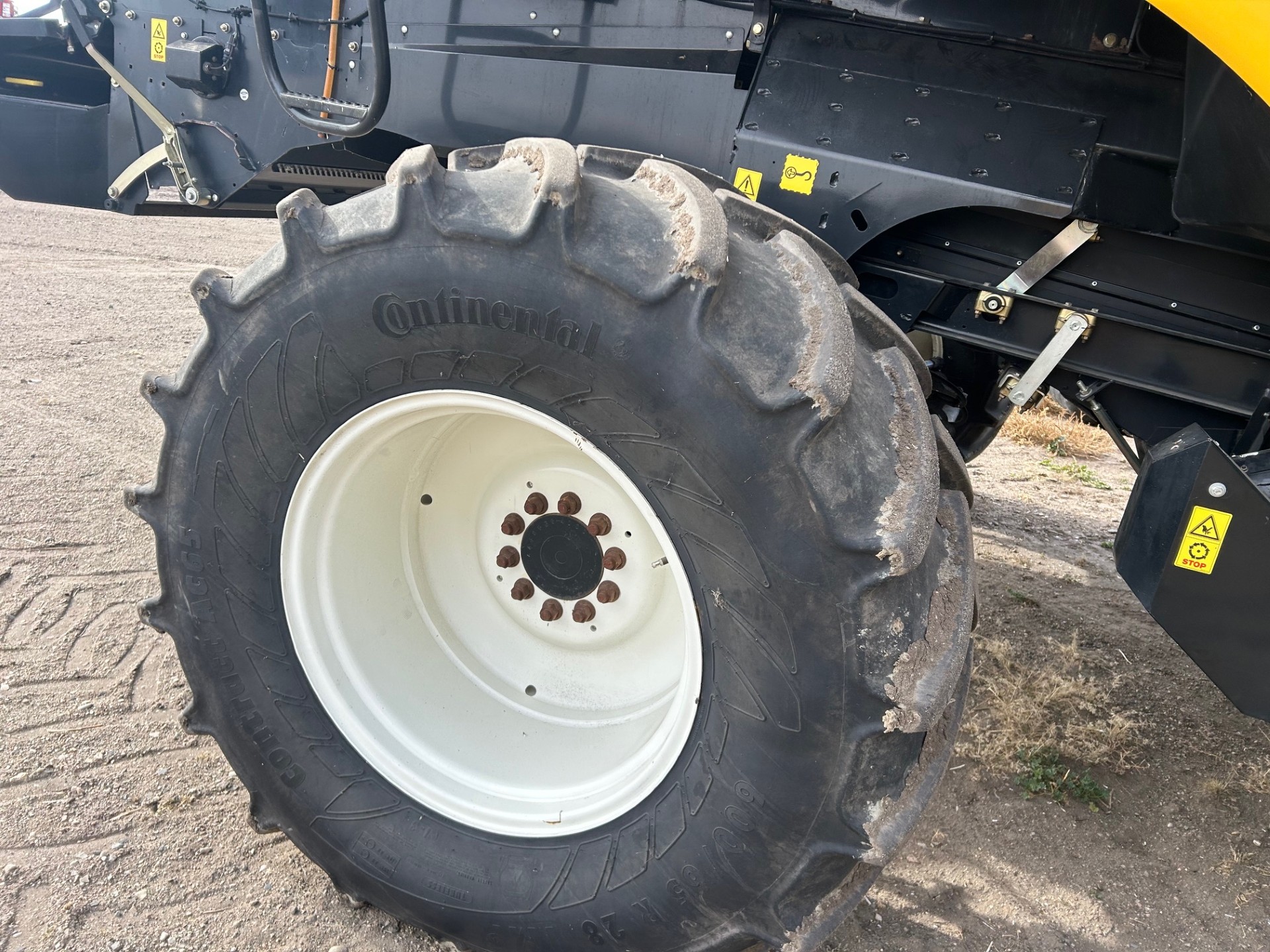 2014 New Holland CX8080 Combine