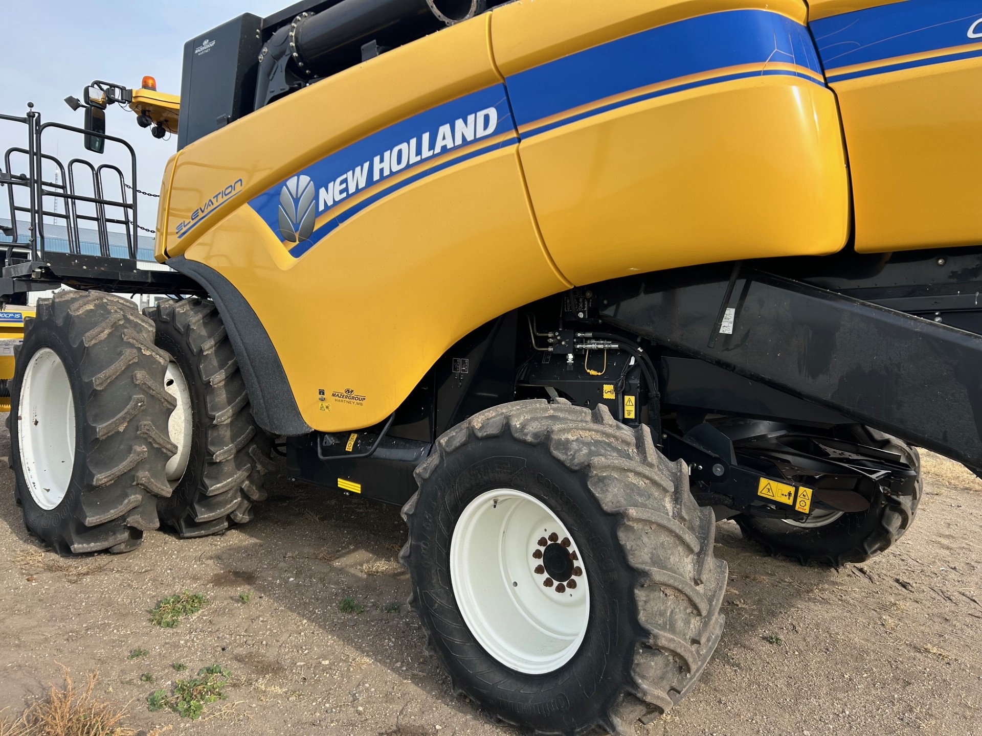 2014 New Holland CX8080 Combine