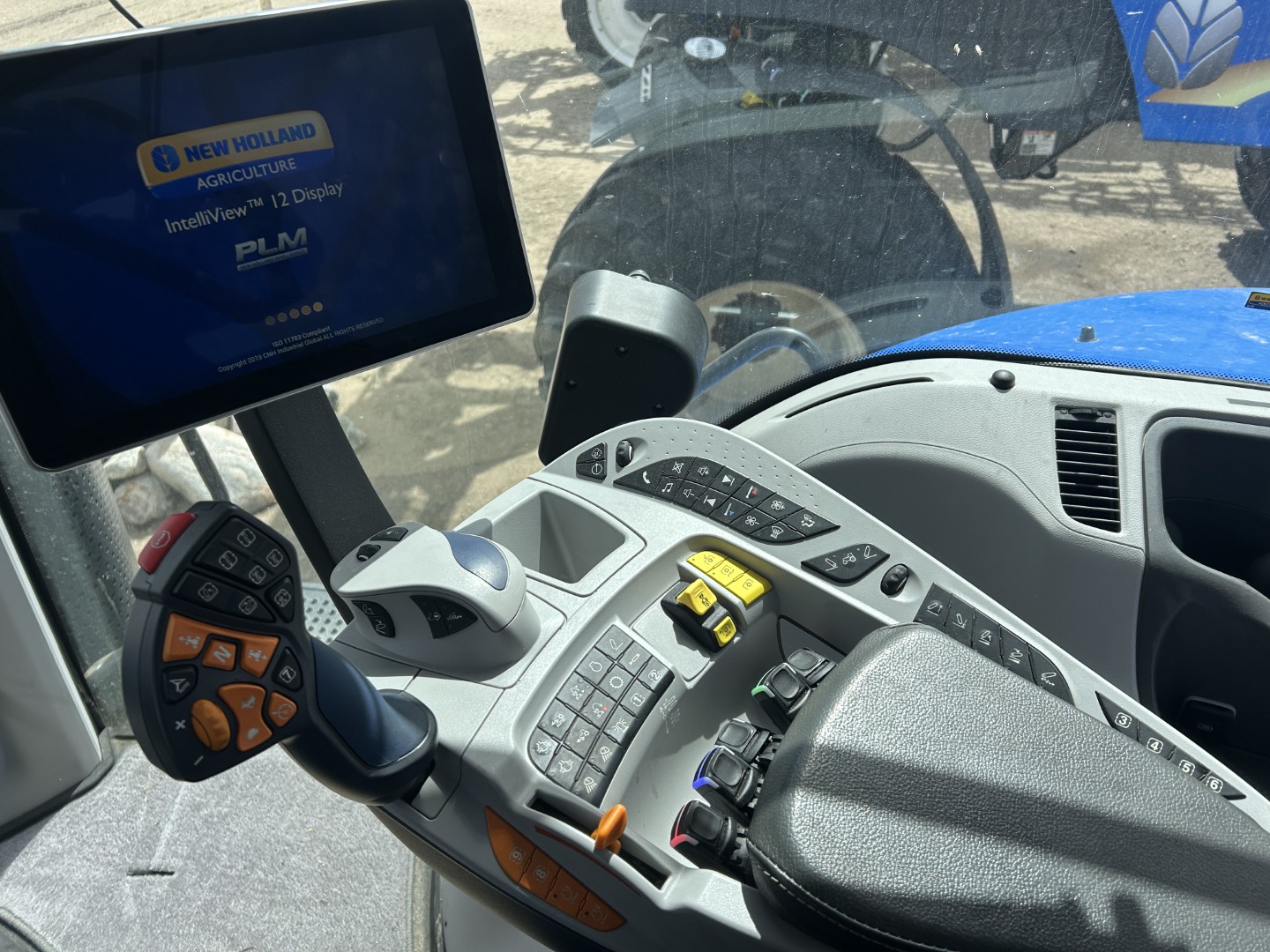 2022 New Holland T8.350 Tractor