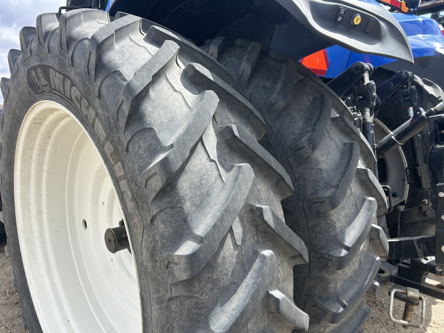 2022 New Holland T8.350 Tractor