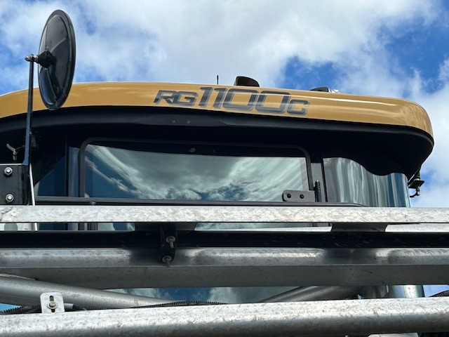 2022 RoGator RG1100C Sprayer/High Clearance