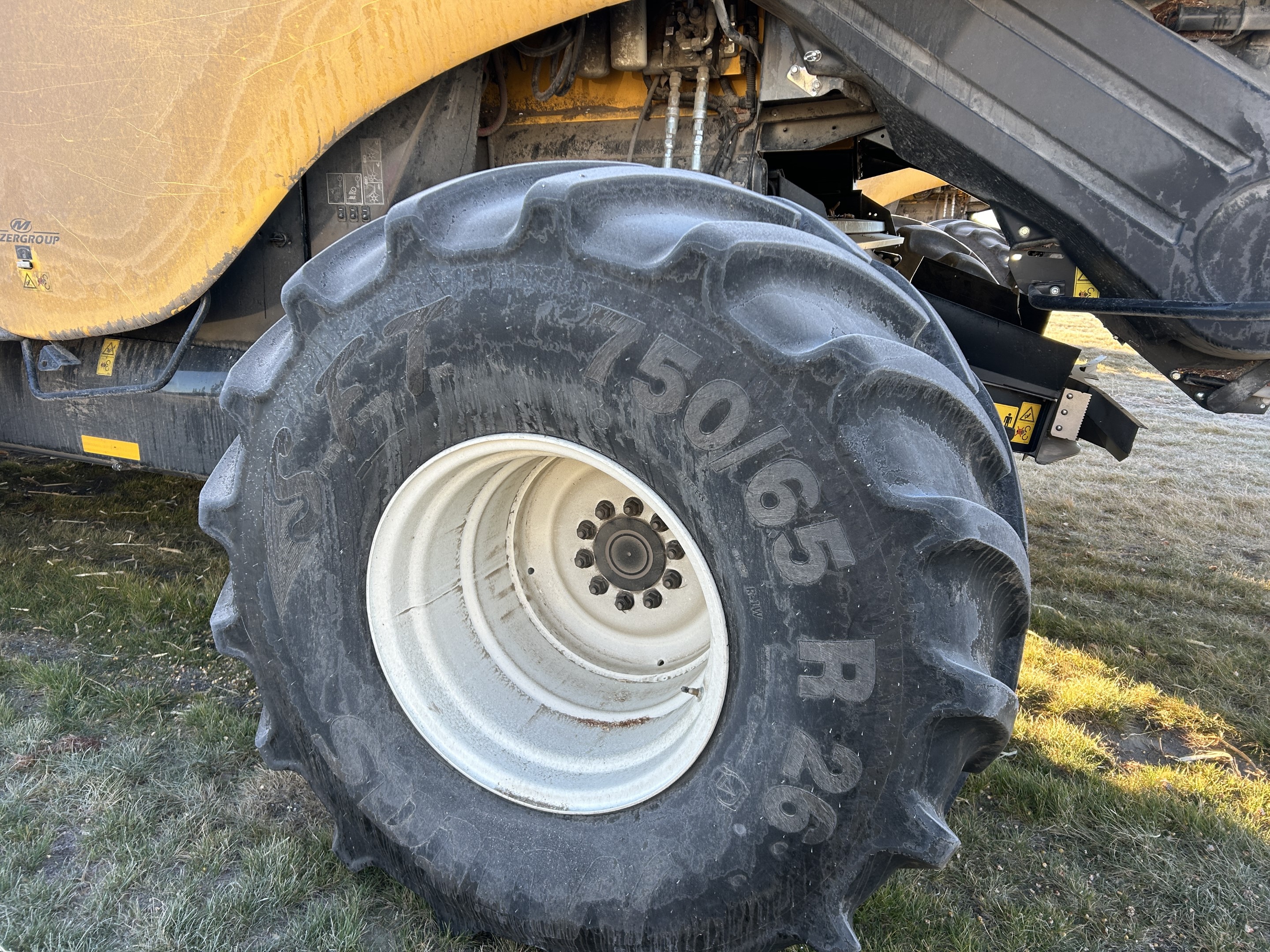 2024 New Holland CR9.90Z Combine