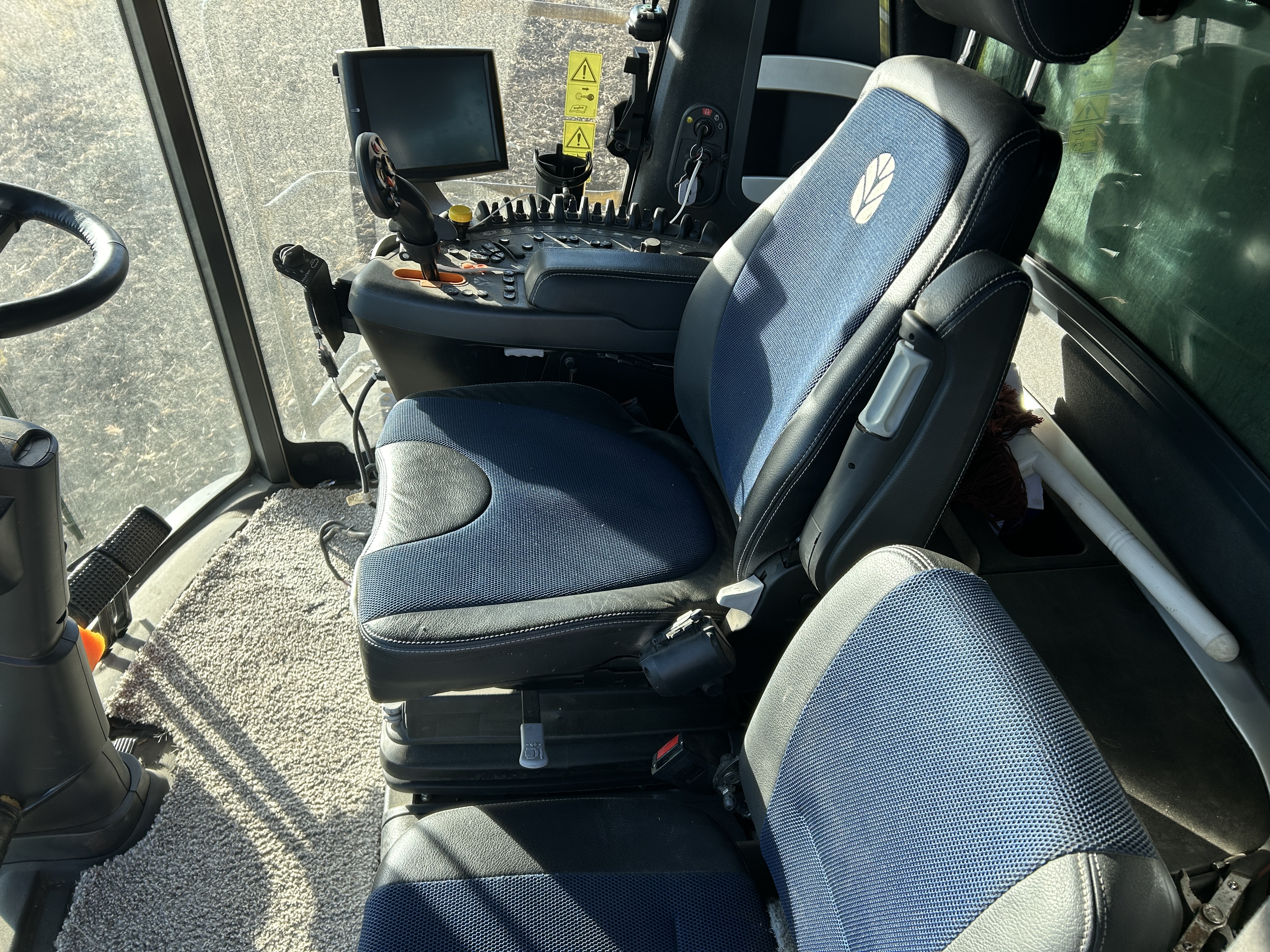 2023 New Holland CR9.90Z Combine