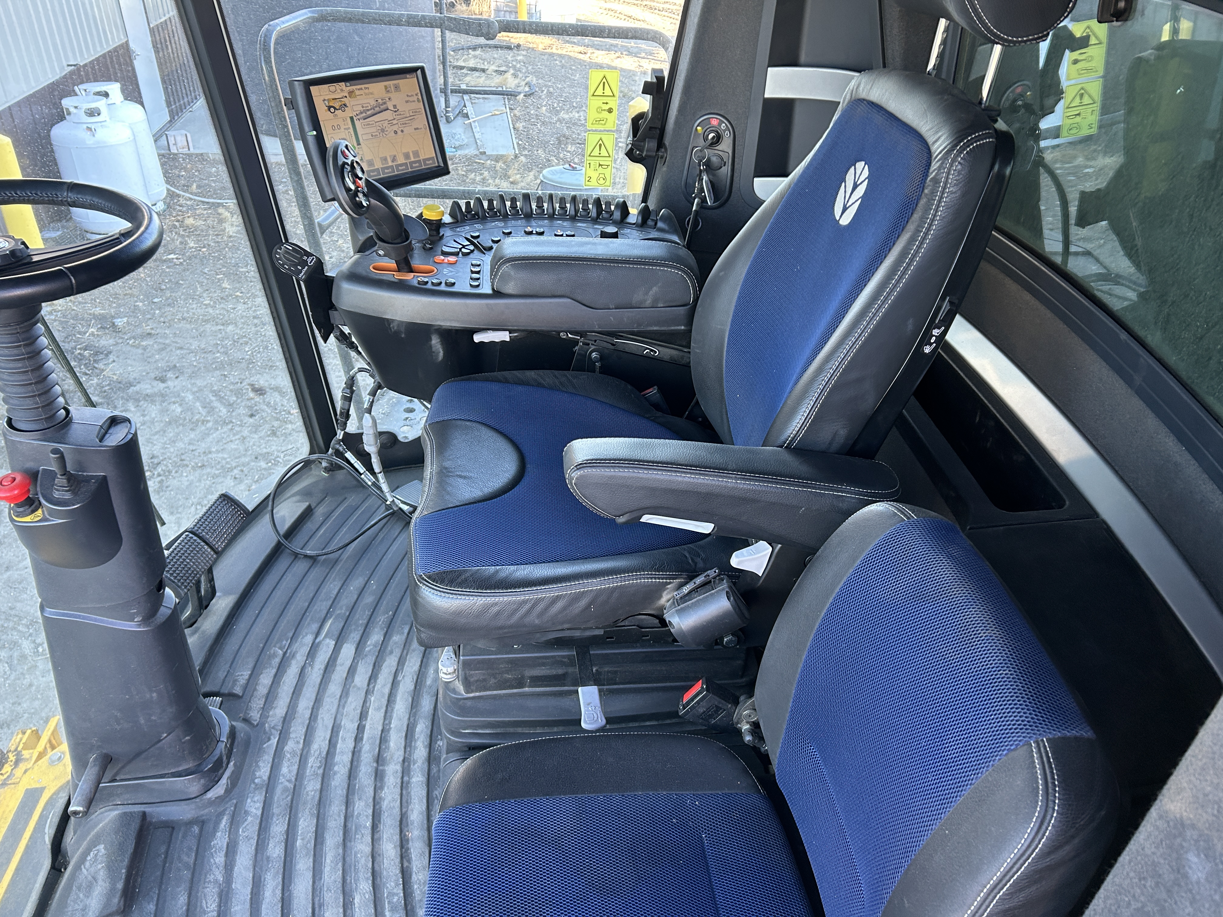 2023 New Holland CR9.90Z Combine