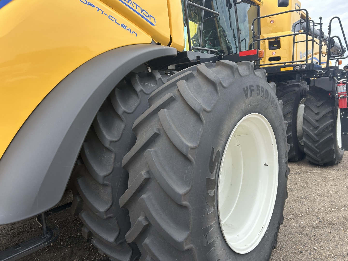 2021 New Holland CR9.90Z Combine