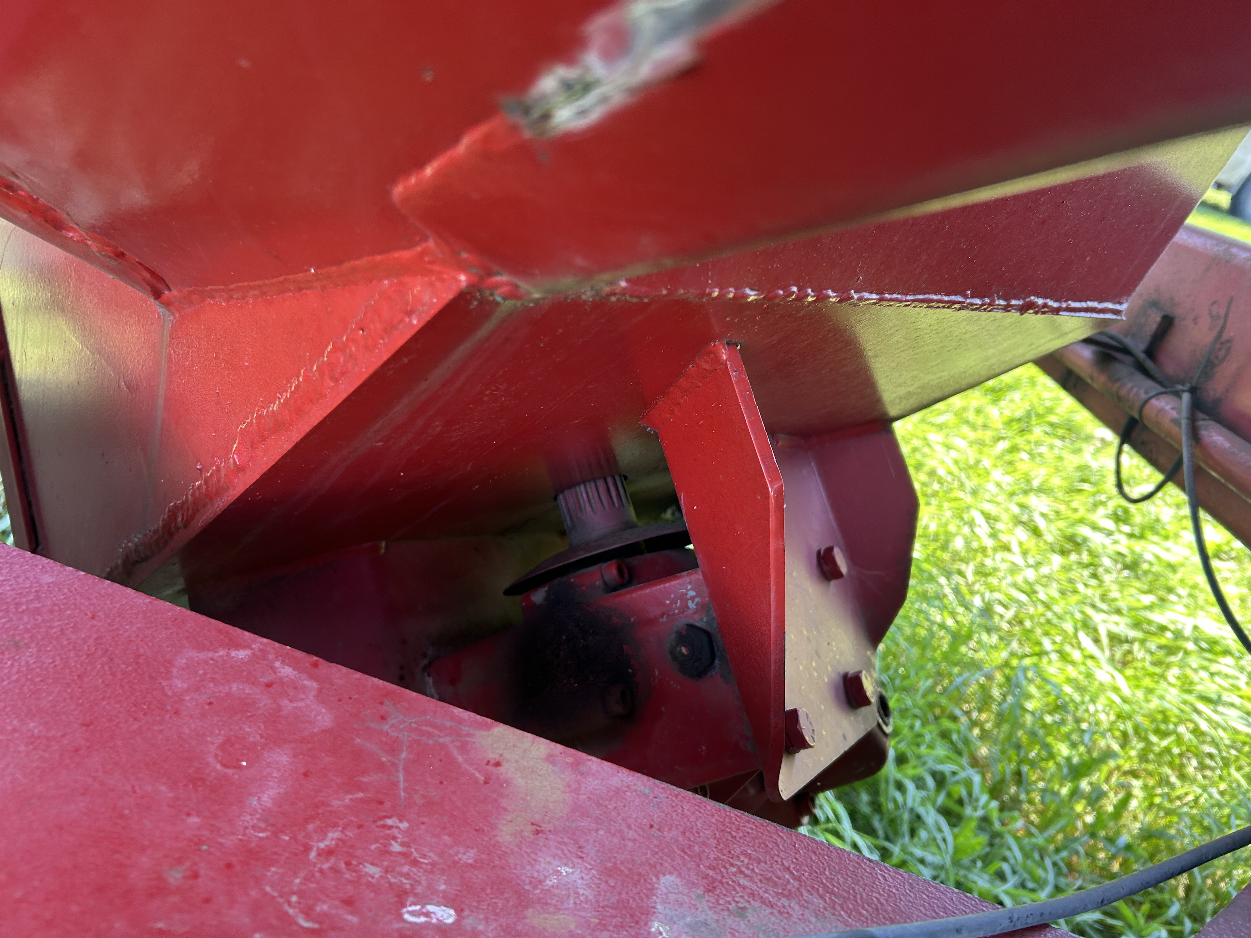 2005 Unverferth 8250 Grain Cart