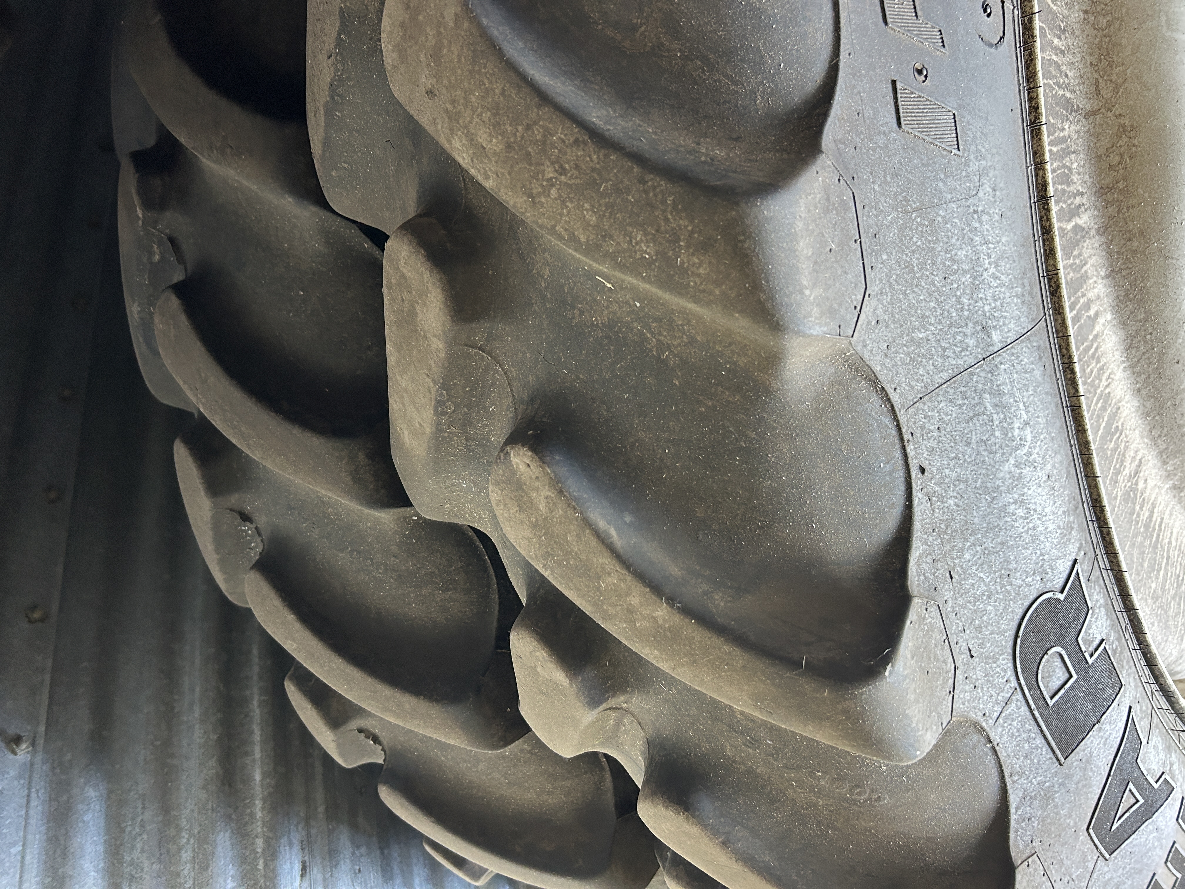 2014 New Holland SP.365F Sprayer/High Clearance