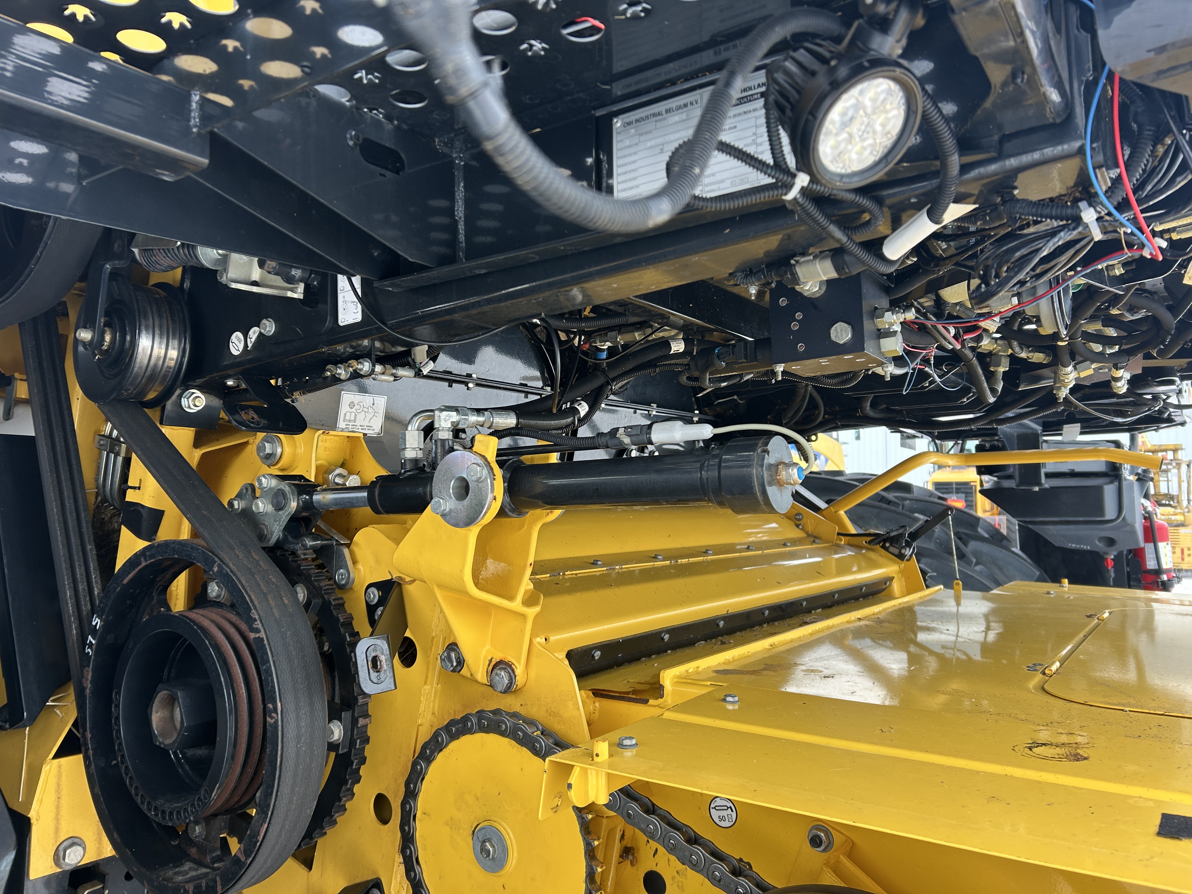 2021 New Holland CR9.90Z Combine