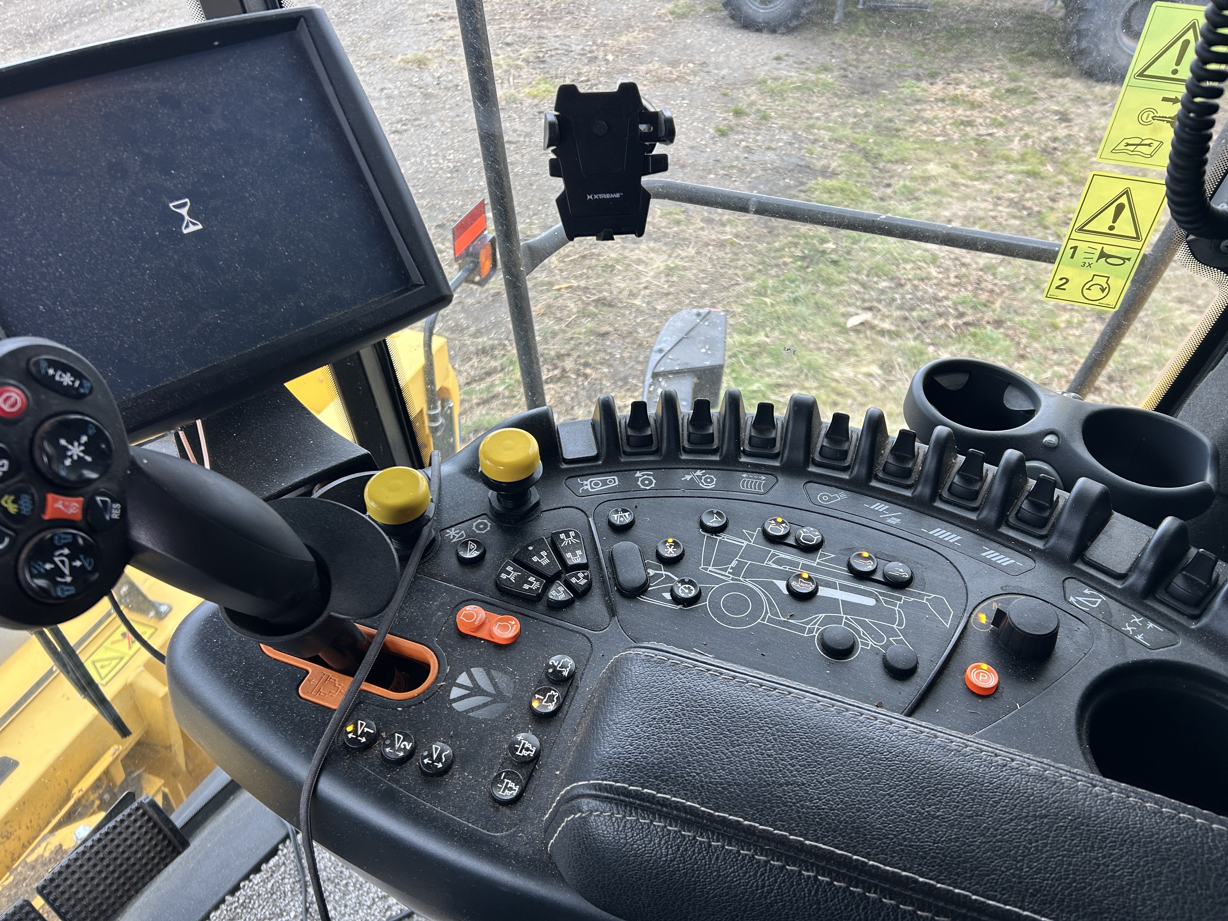 2022 New Holland CR9.90Z Combine