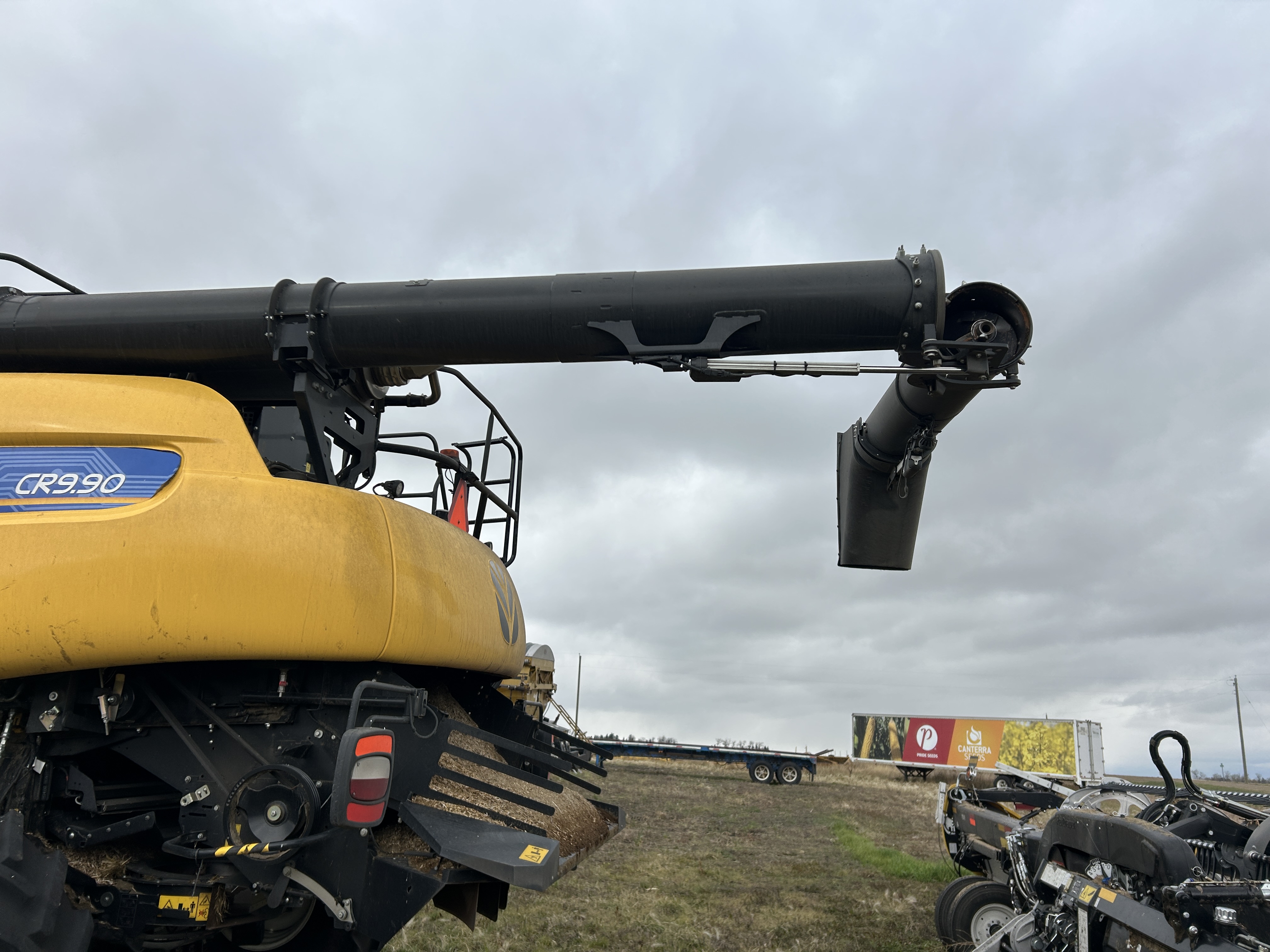 2022 New Holland CR9.90Z Combine