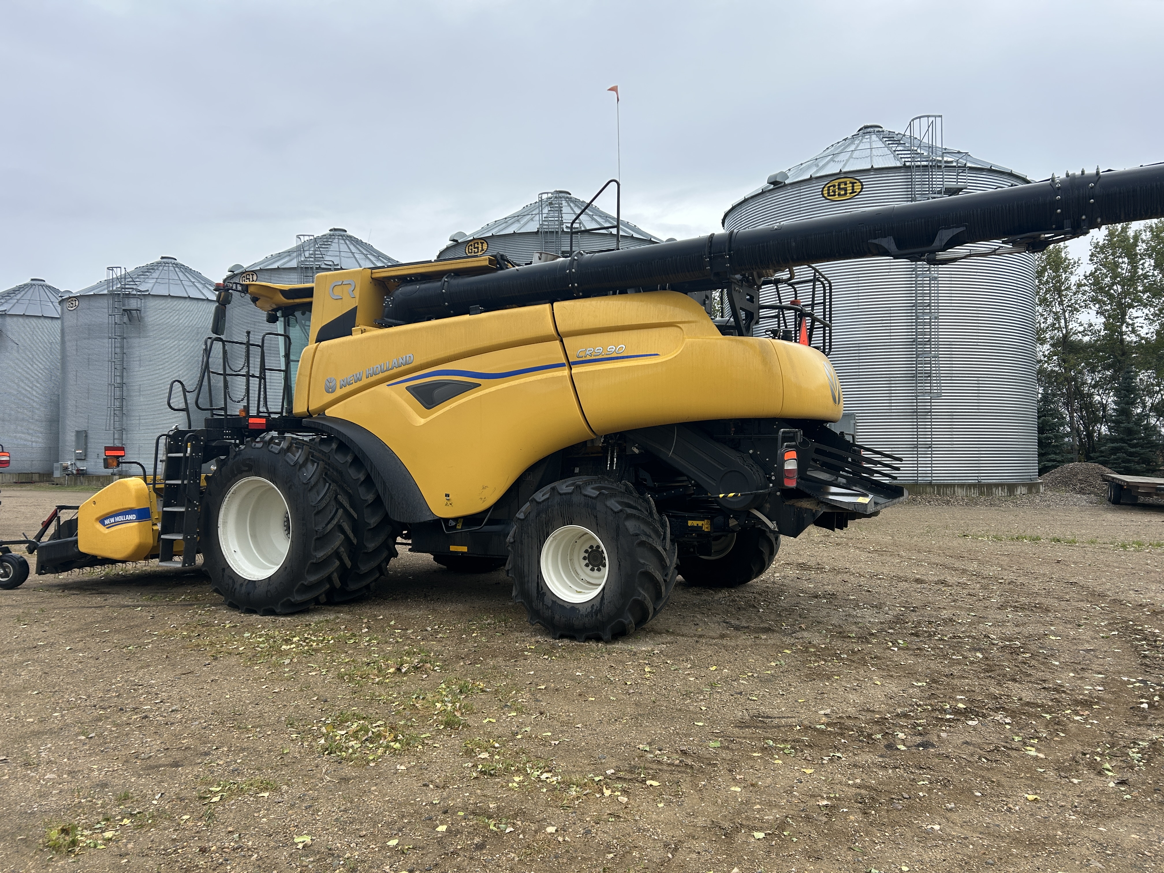 2025 New Holland CR9.90Z Combine