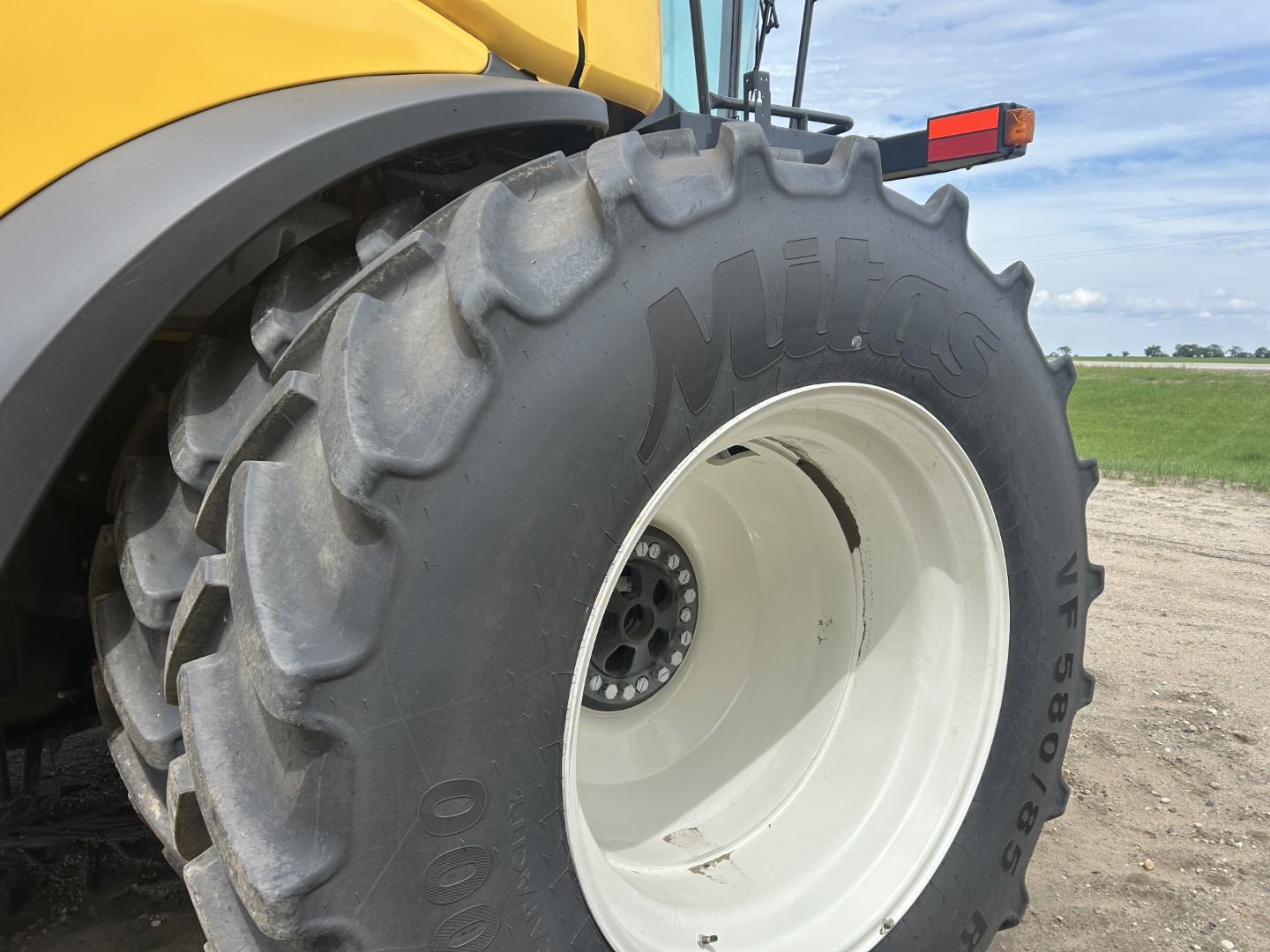 2025 New Holland CR9.90Z Combine