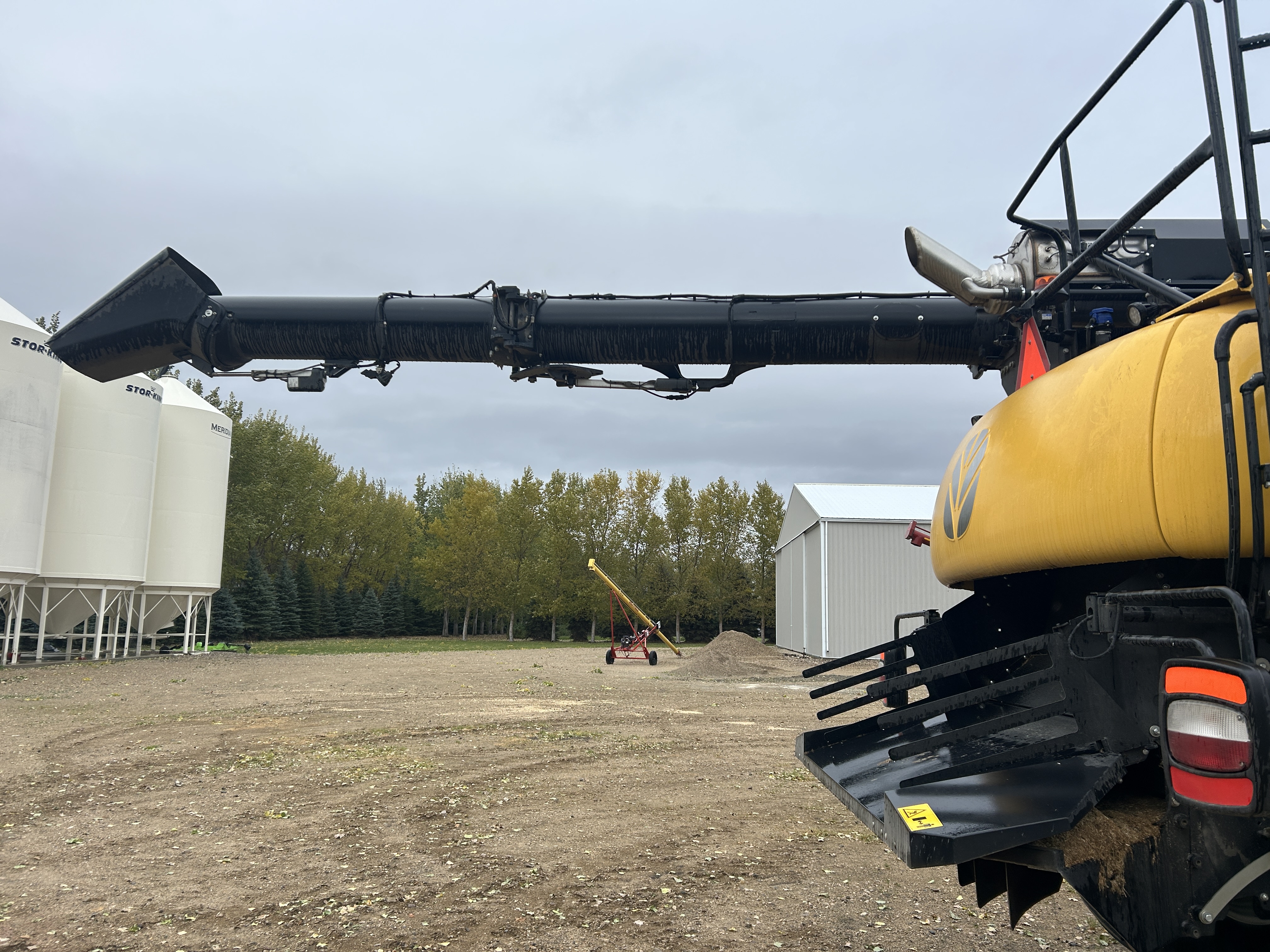2025 New Holland CR9.90Z Combine