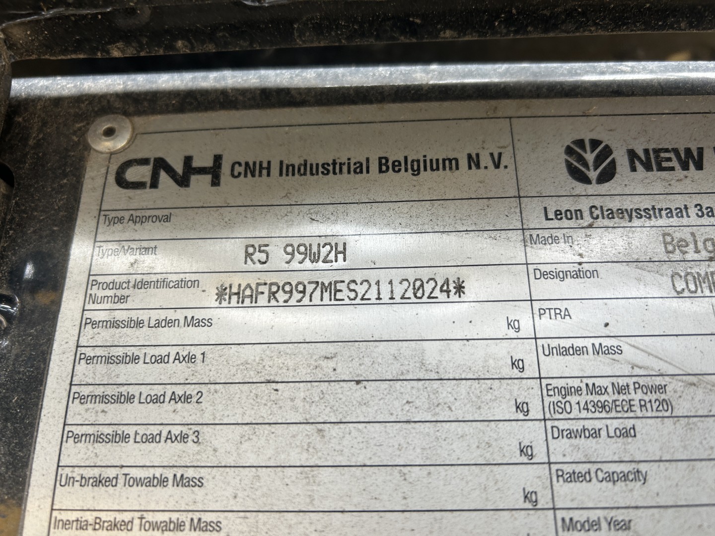 2025 New Holland CR9.90Z Combine