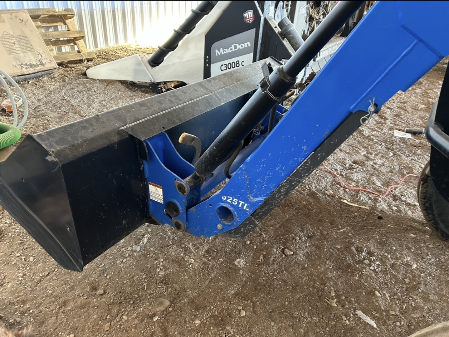 2013 New Holland WRKMSTR 75 Tractor