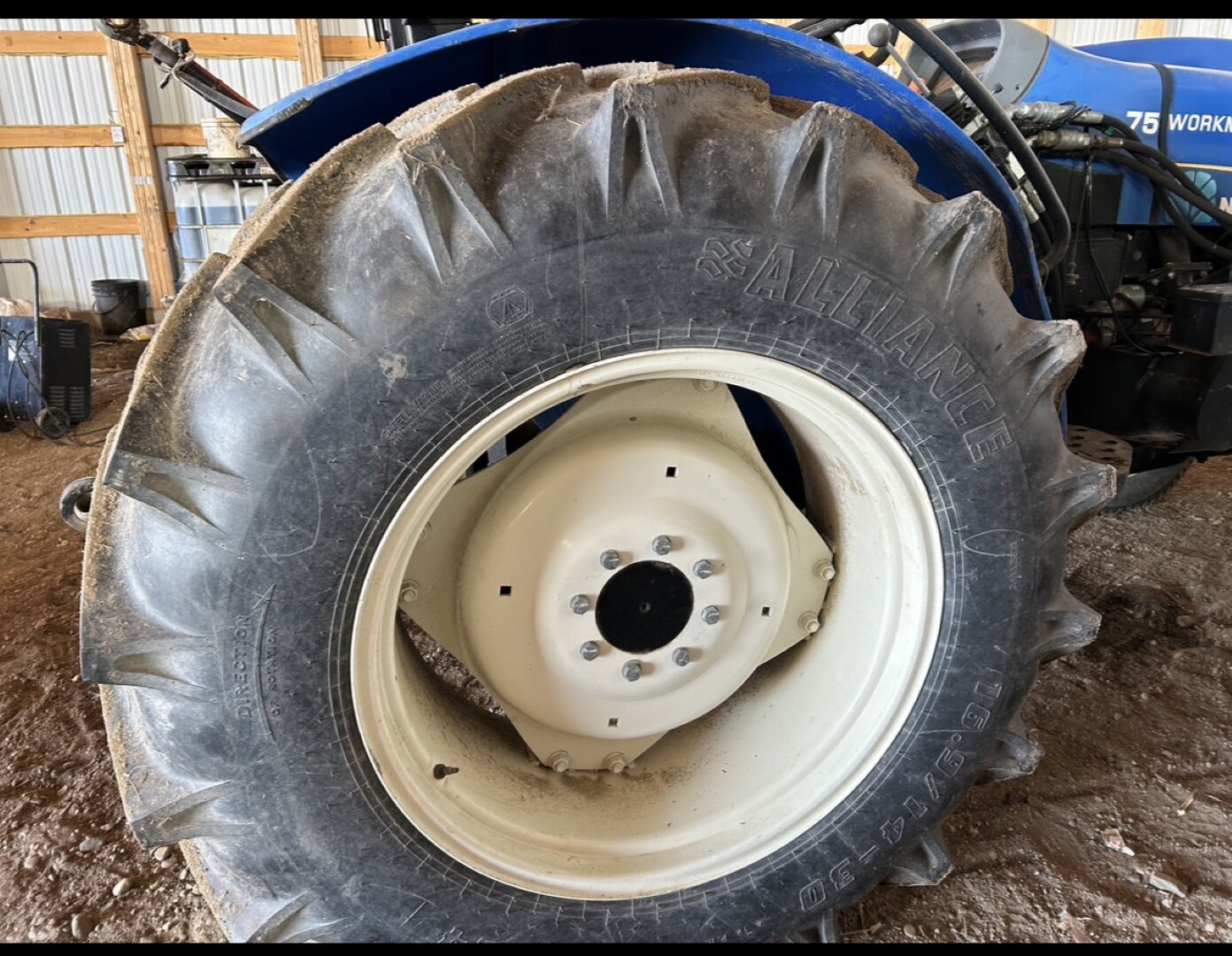 2013 New Holland WRKMSTR 75 Tractor