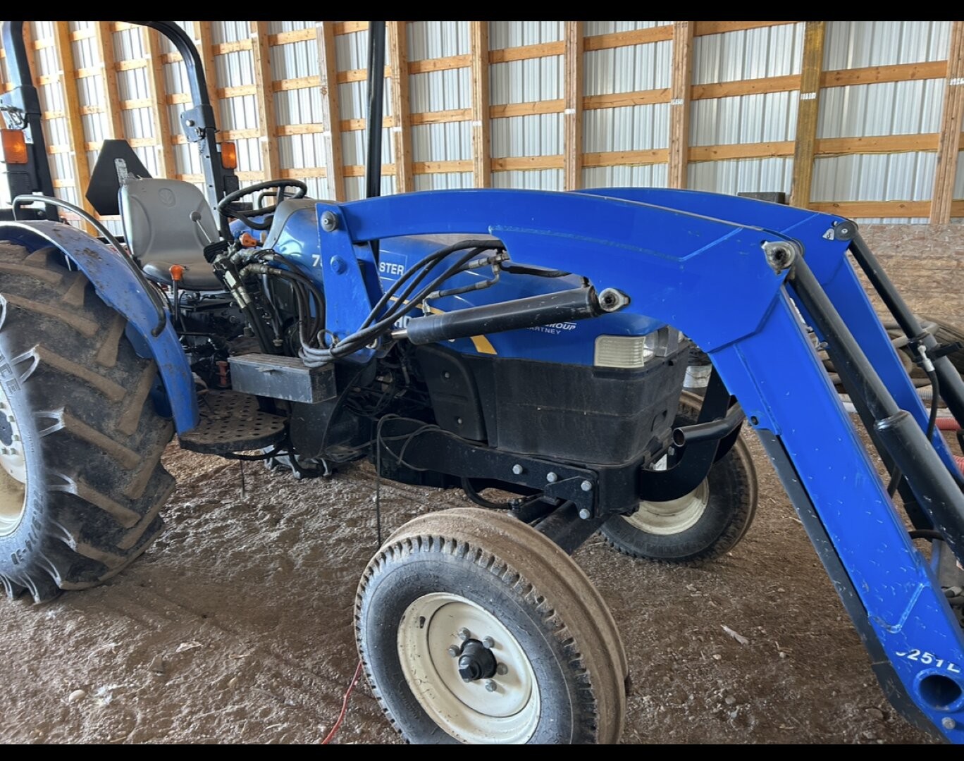 2013 New Holland WRKMSTR 75 Tractor