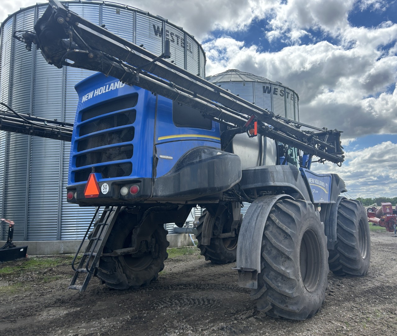 2017 New Holland SP.295F Sprayer/High Clearance