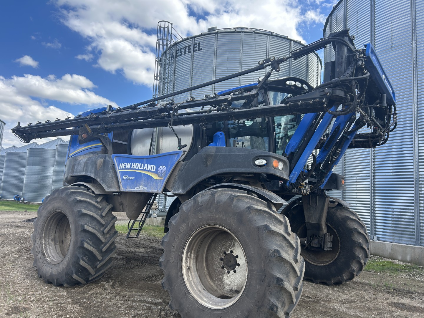 2017 New Holland SP.295F Sprayer/High Clearance