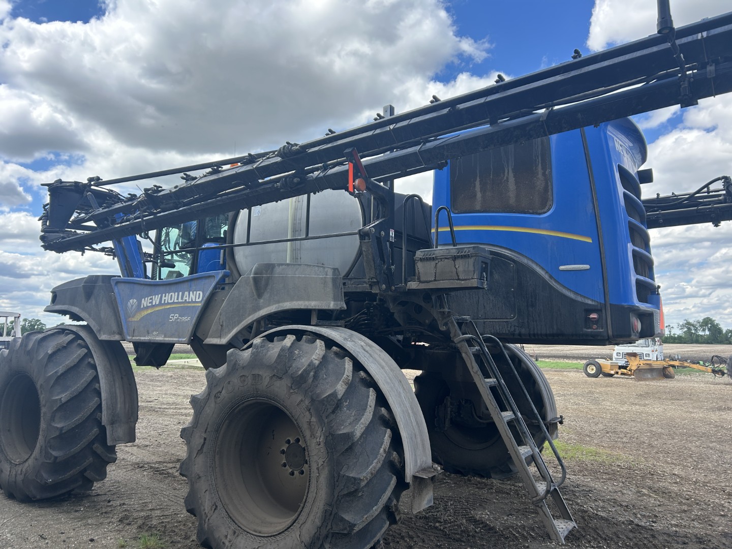 2017 New Holland SP.295F Sprayer/High Clearance