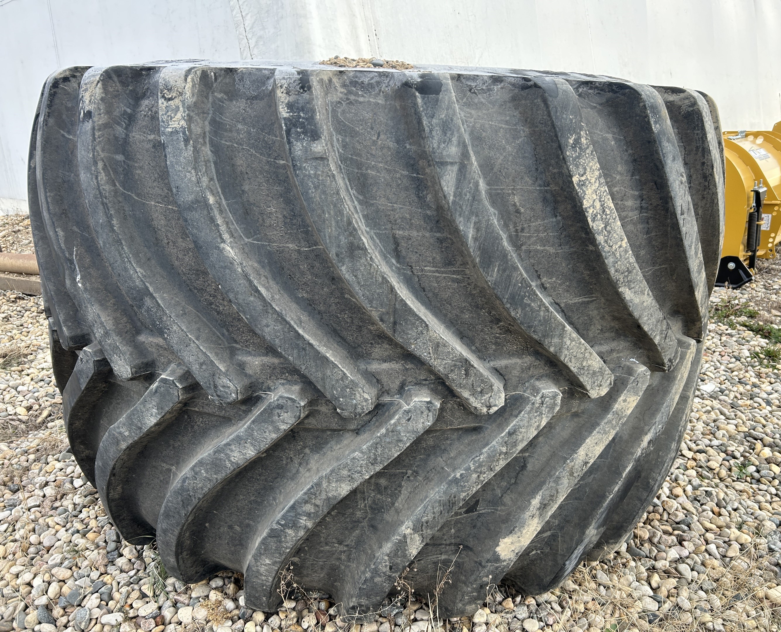 2022 Goodyear LSW1400/30R4 Tires