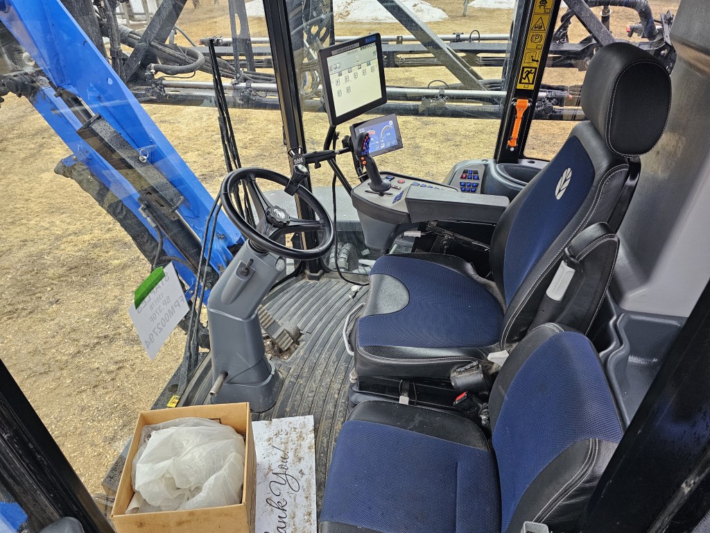 2022 New Holland SP.370F Sprayer/High Clearance