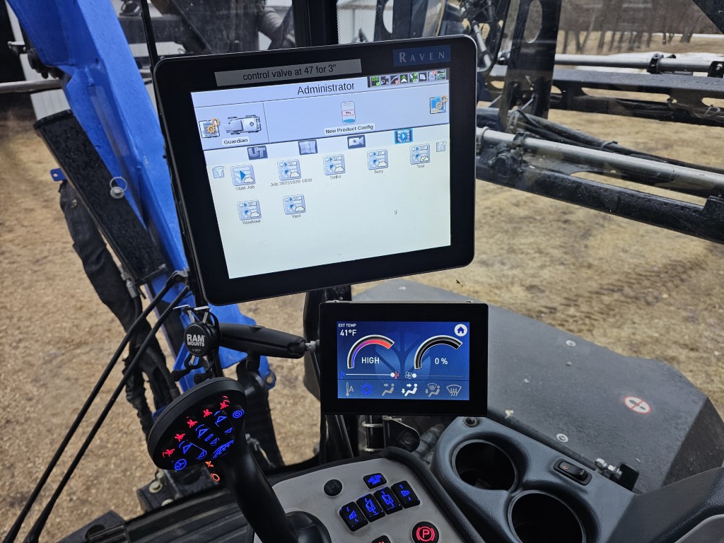 2022 New Holland SP.370F Sprayer/High Clearance