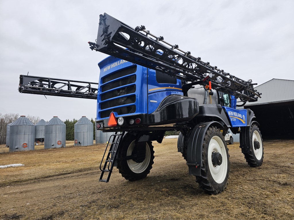 2022 New Holland SP.370F Sprayer/High Clearance