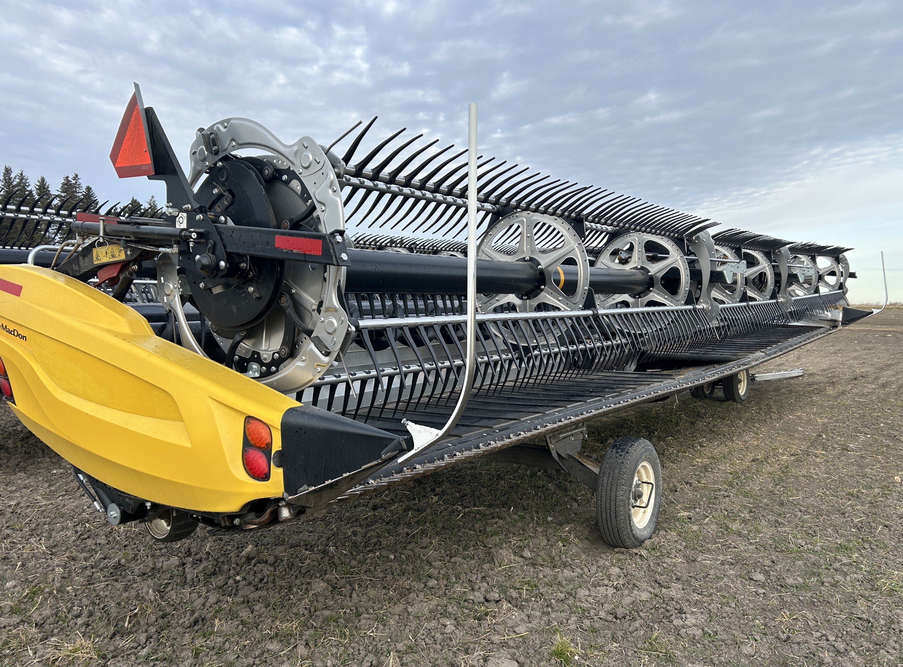 2023 MacDon FD240 Header Draper Flex