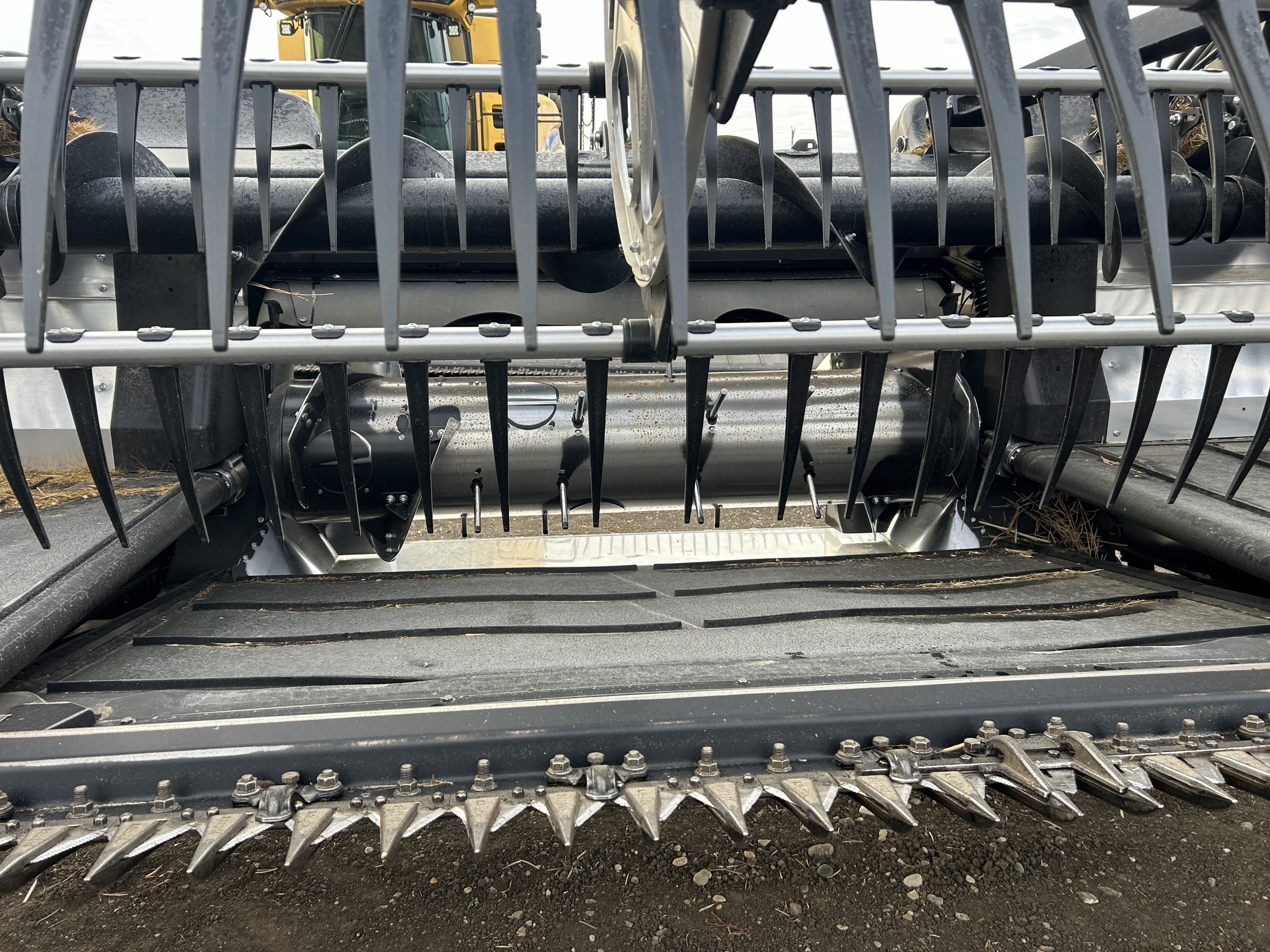 2023 MacDon FD240 Header Draper Flex