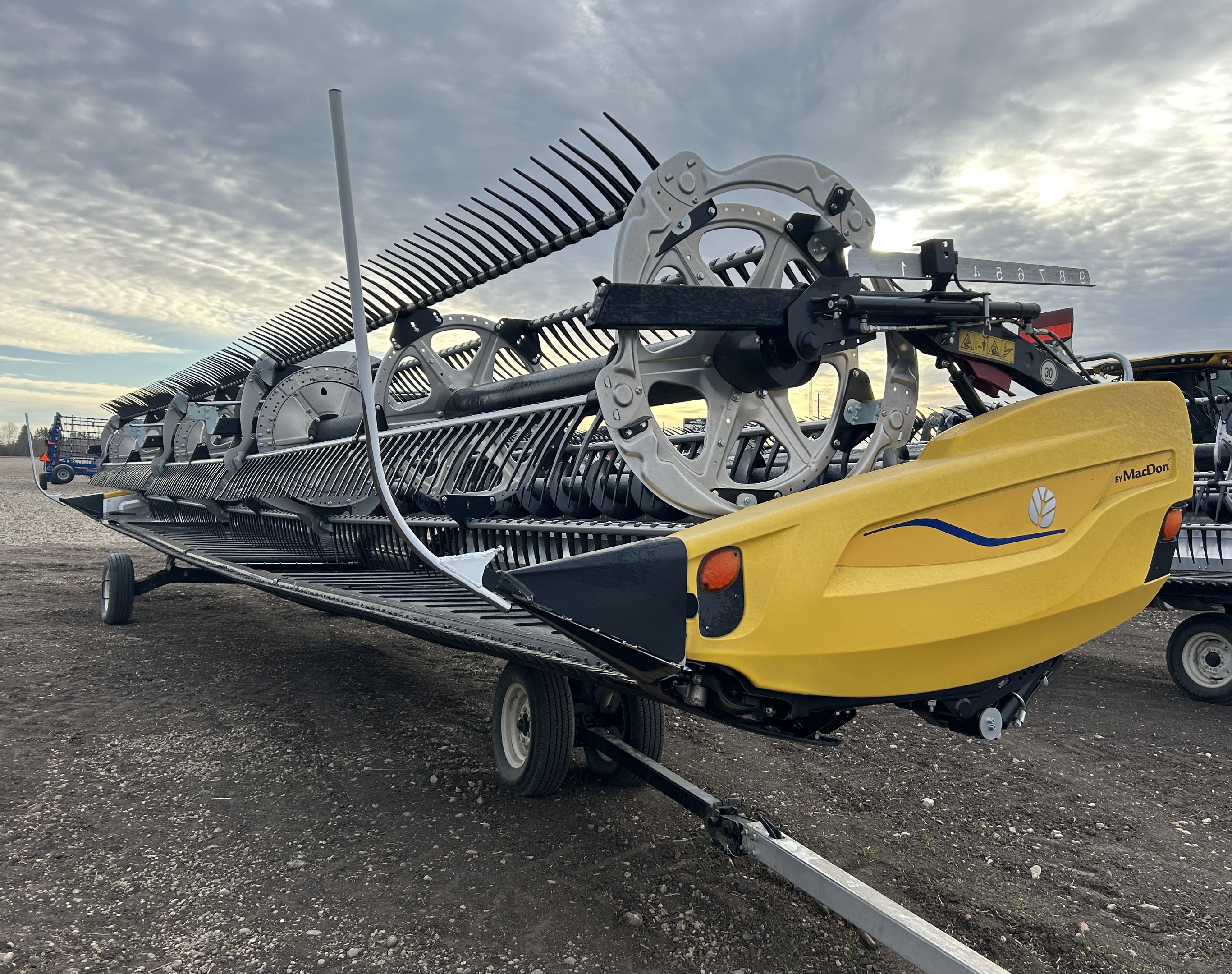 2023 MacDon FD240 Header Draper Flex