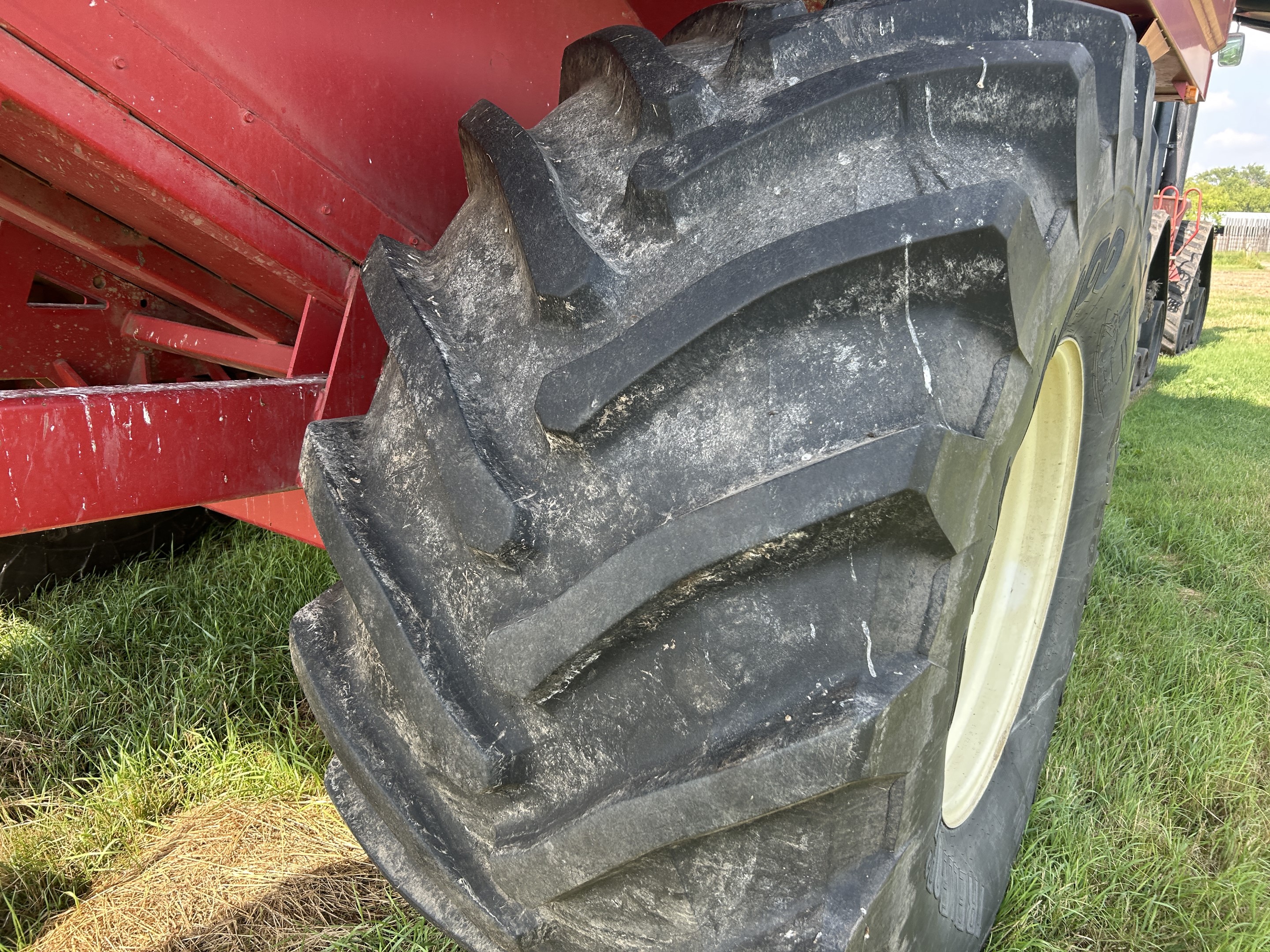 2010 Unverferth 1015 Grain Cart