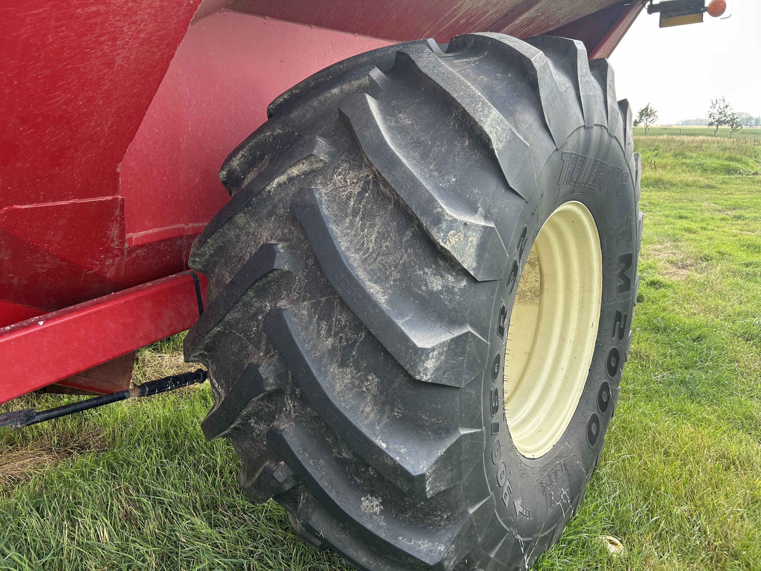 2010 Unverferth 1015 Grain Cart