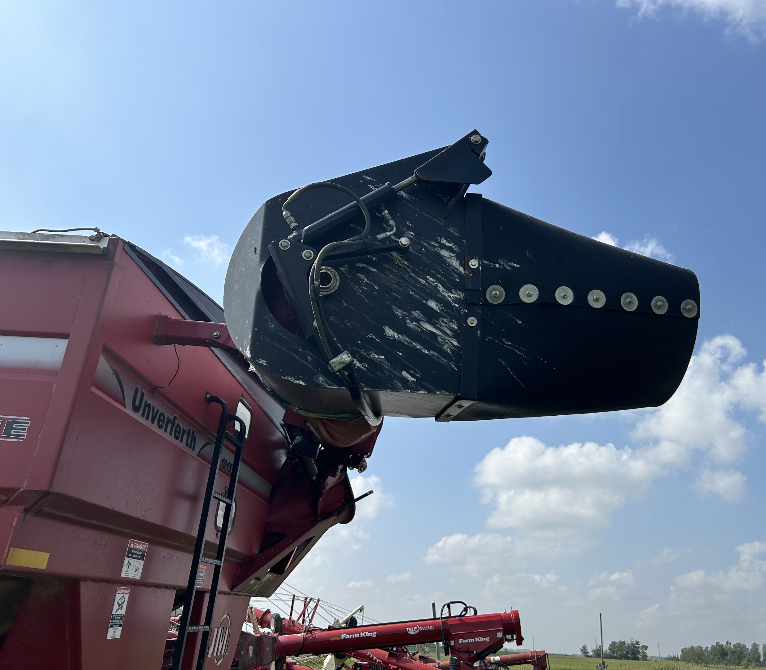 2010 Unverferth 1015 Grain Cart