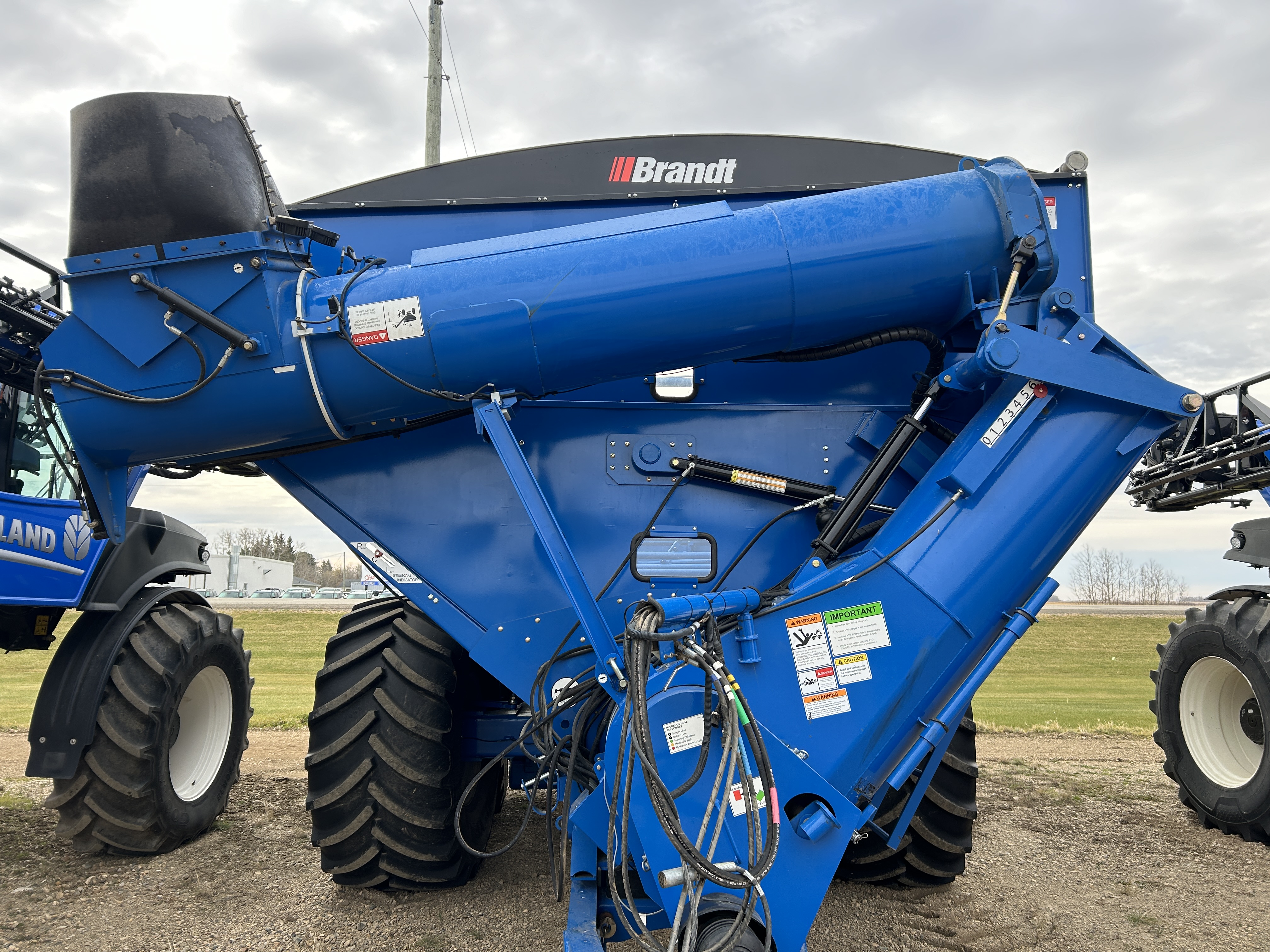 2019 Brandt 1522 Grain Cart