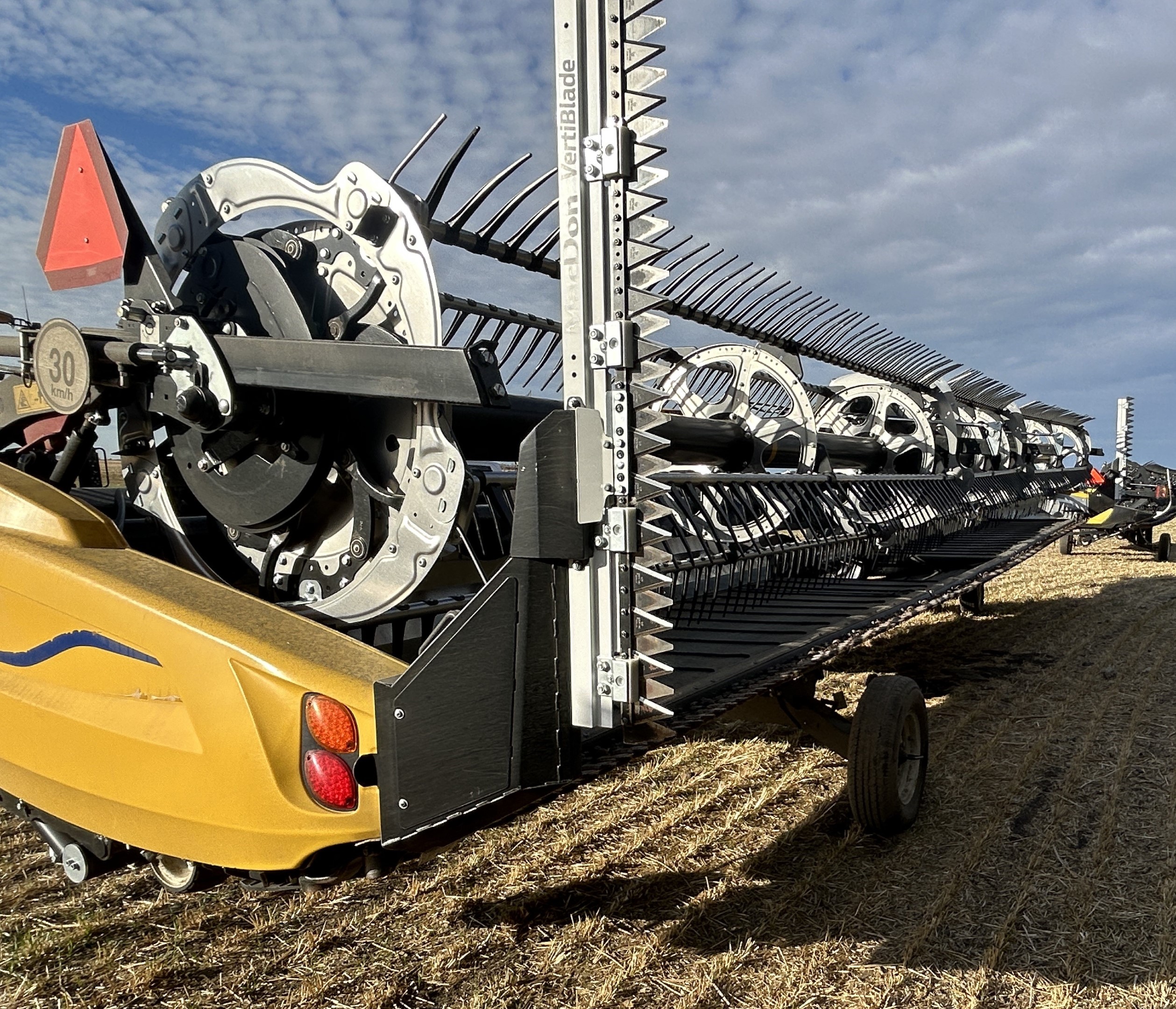 2024 MacDon FD240 Header Draper Flex