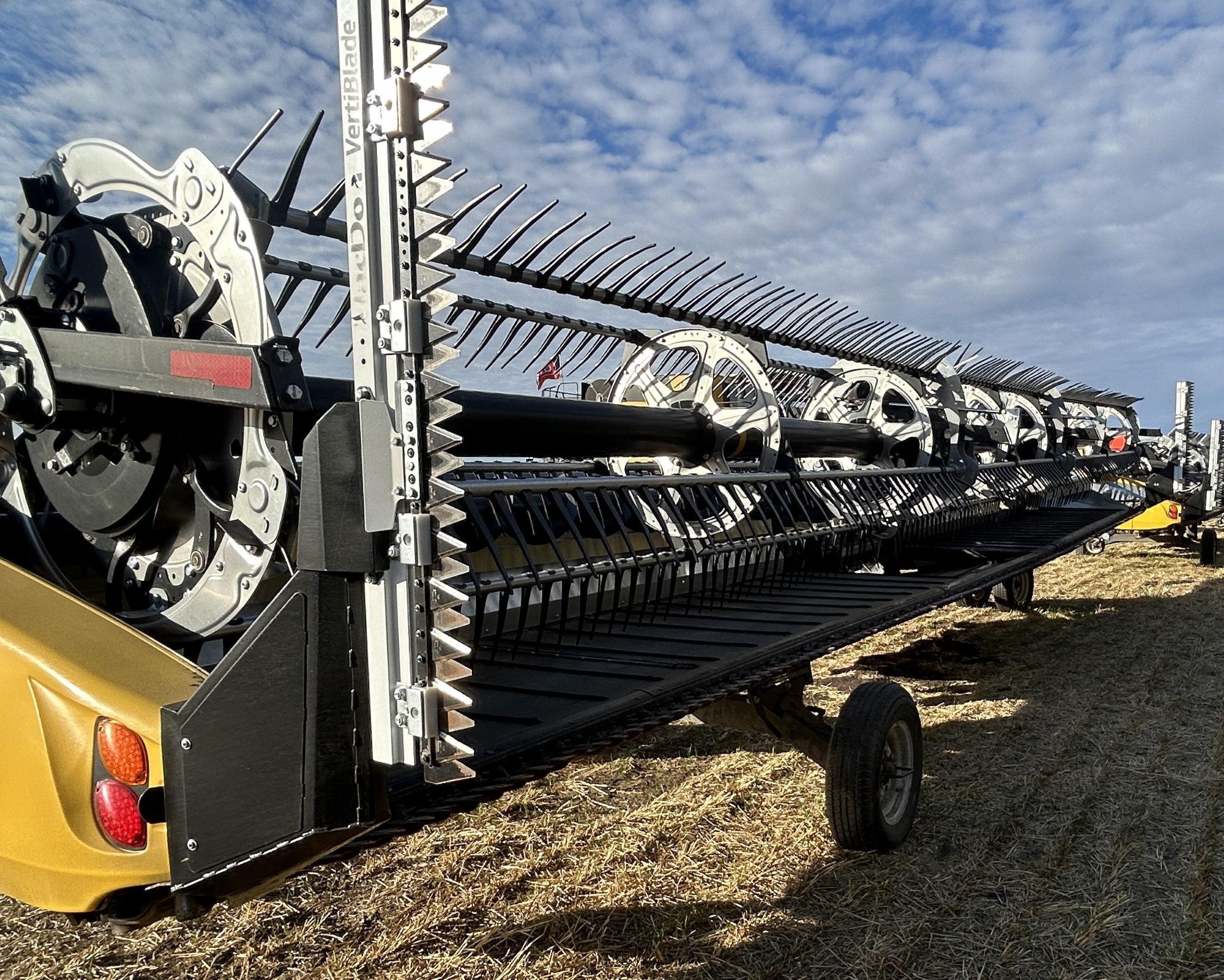 2024 MacDon FD240 Header Draper Flex