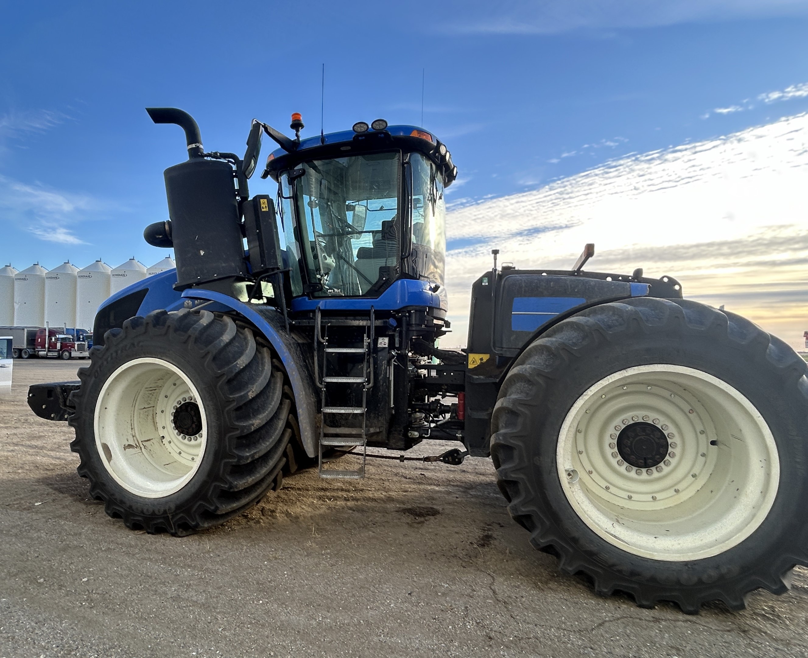 2023 New Holland T9.645HD Tractor 4WD