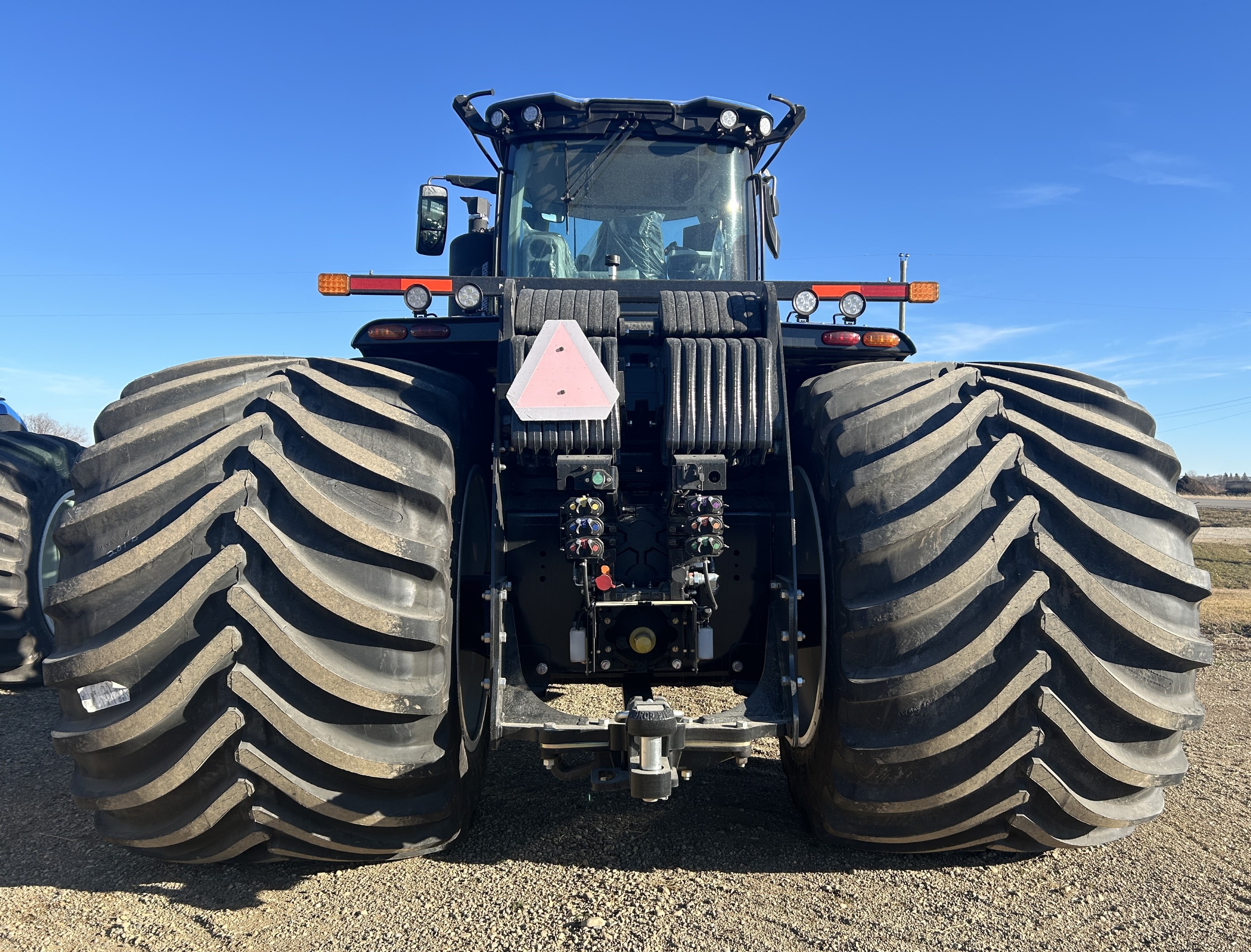 2024 New Holland T9.655 PLMI Tractor 4WD