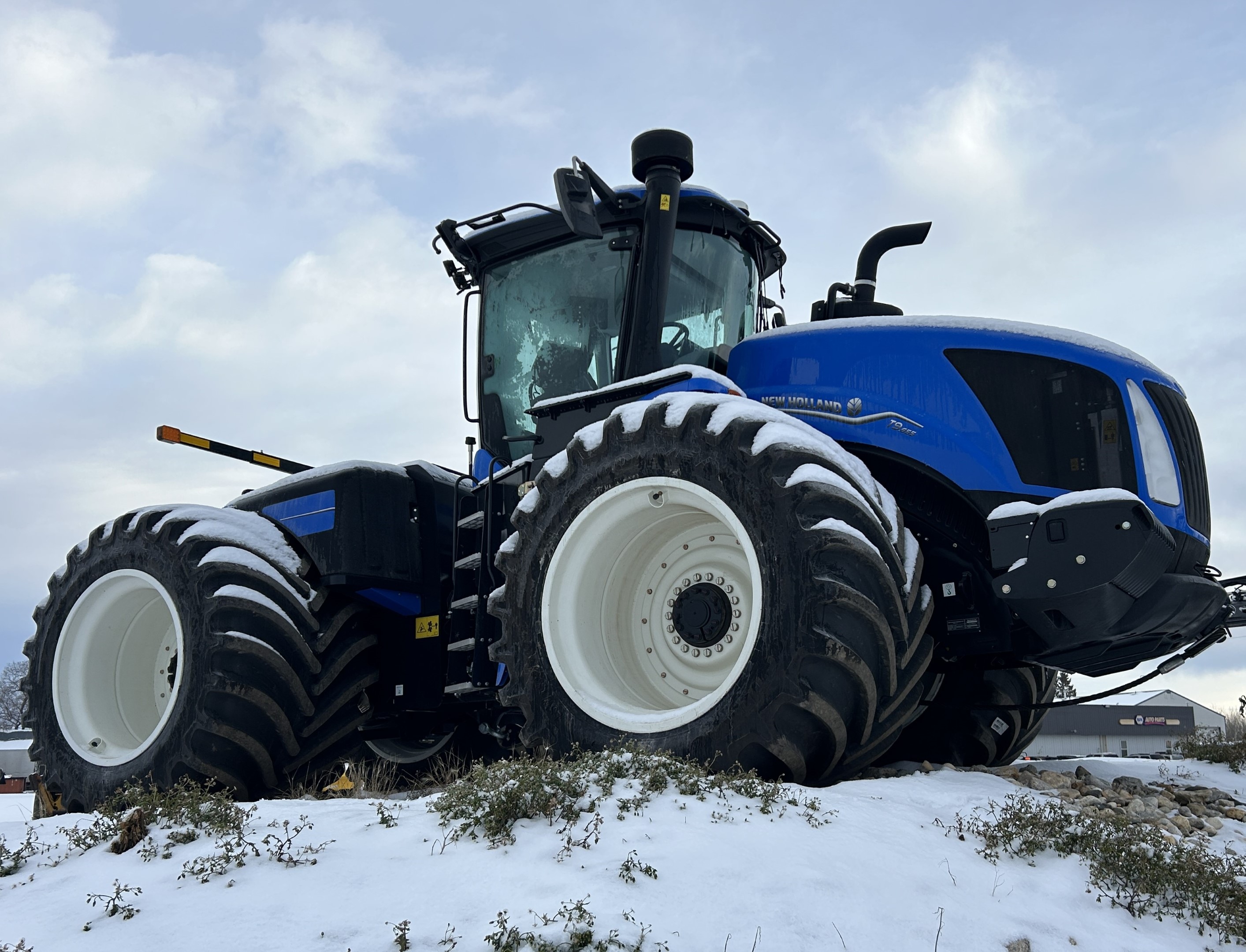 2024 New Holland T9.655 PLMI Tractor 4WD