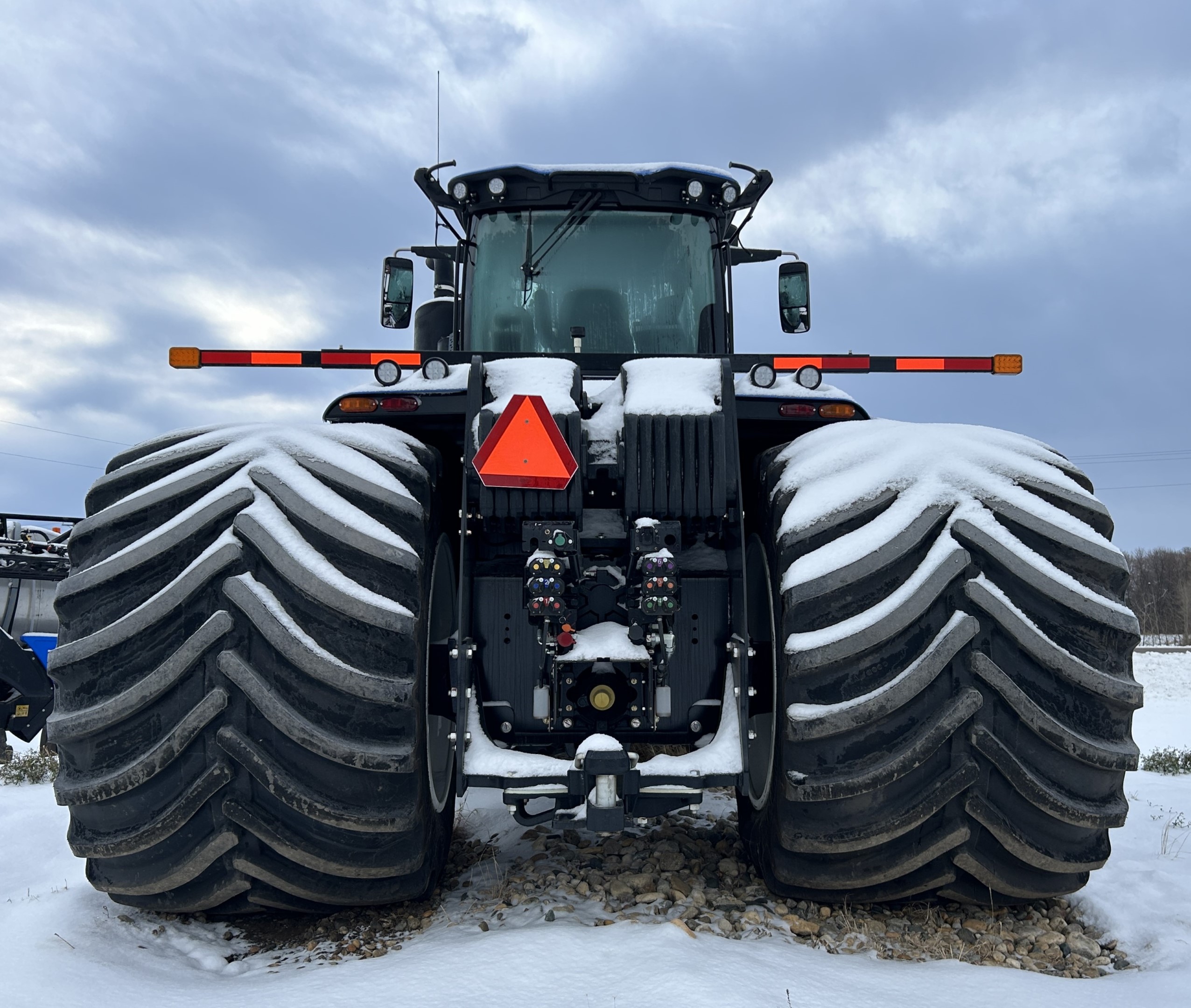 2024 New Holland T9.655 PLMI Tractor 4WD