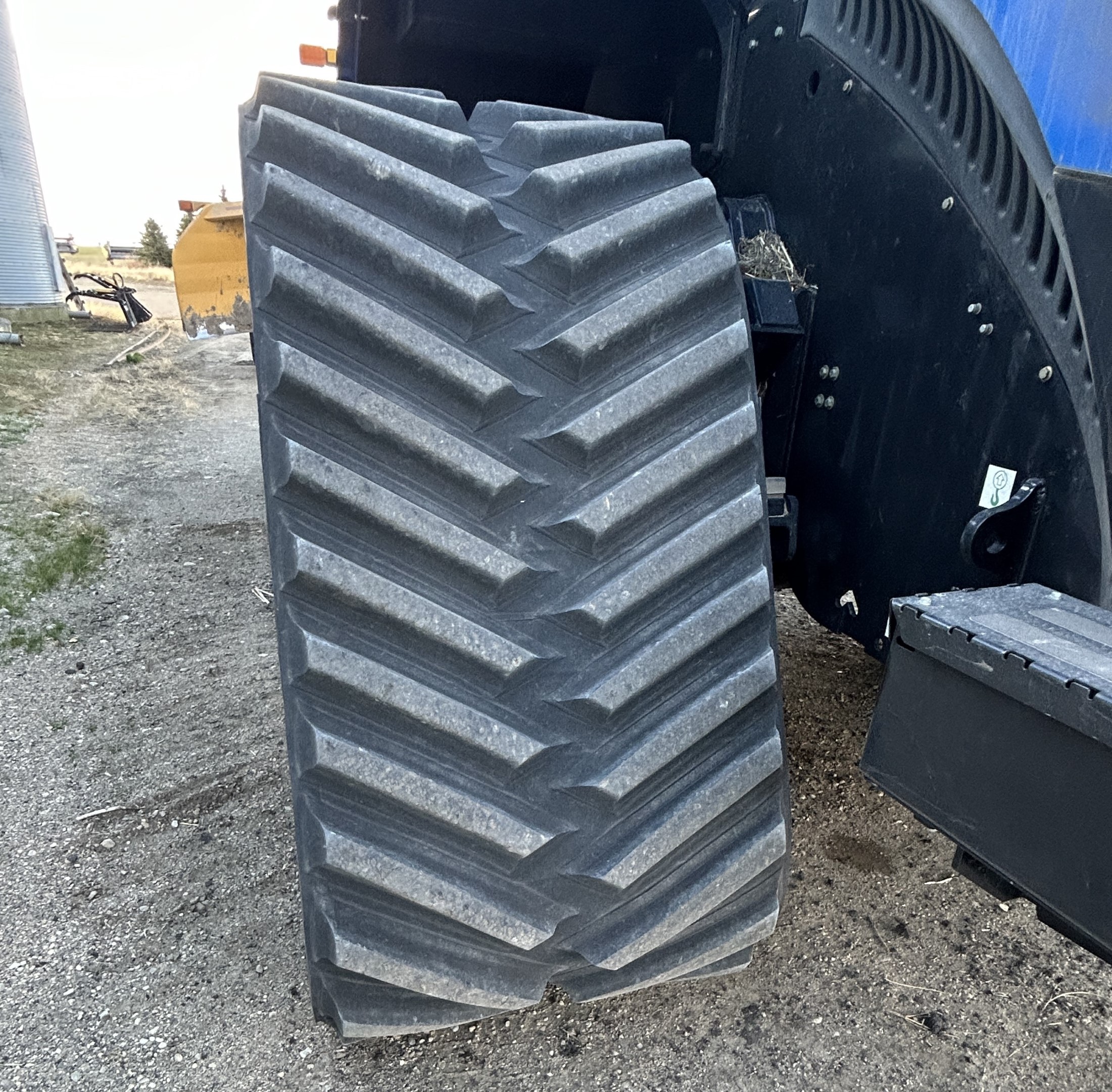 2023 New Holland T9.700 Tractor Rubber Track