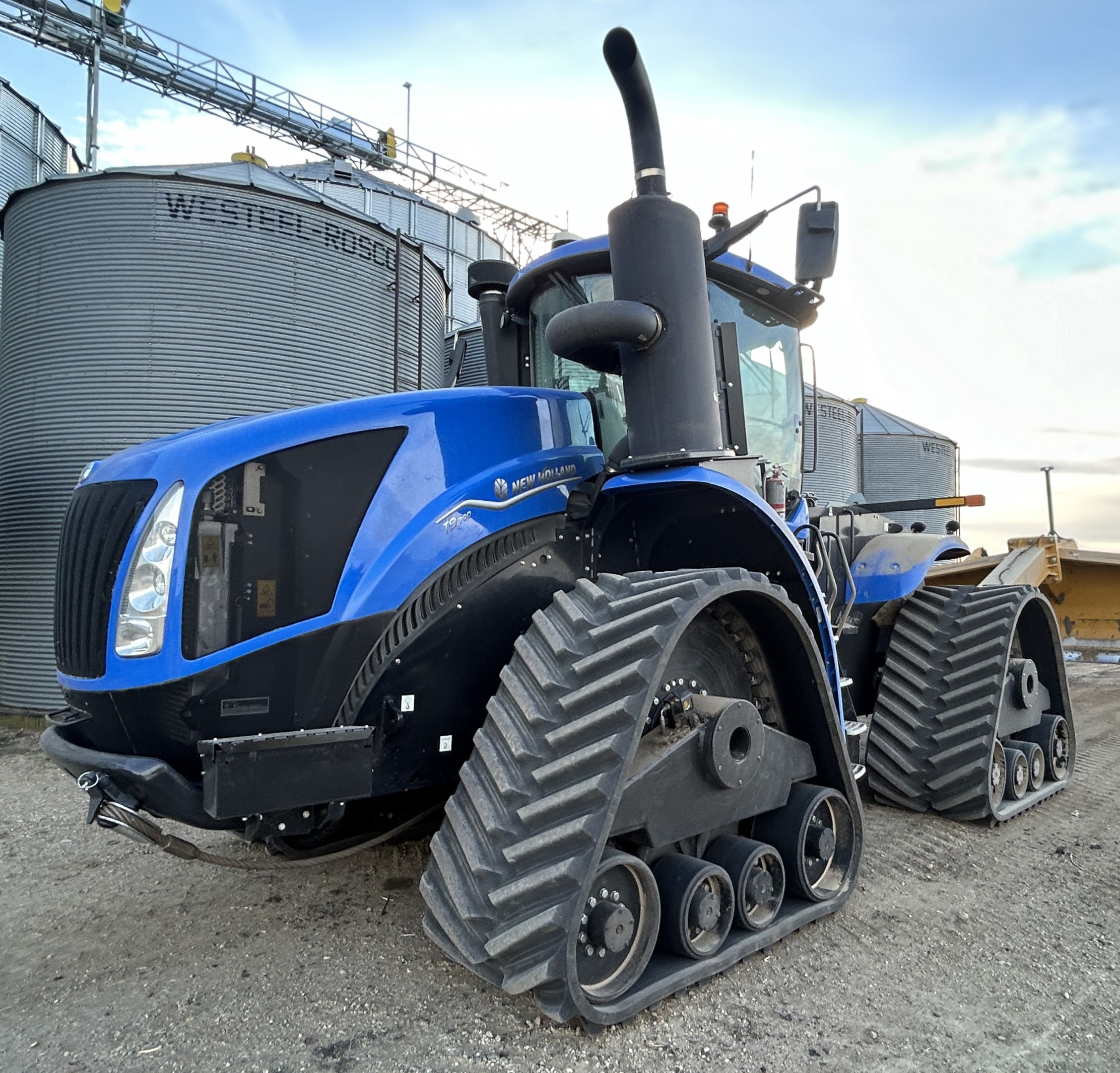 2023 New Holland T9.700 Tractor Rubber Track