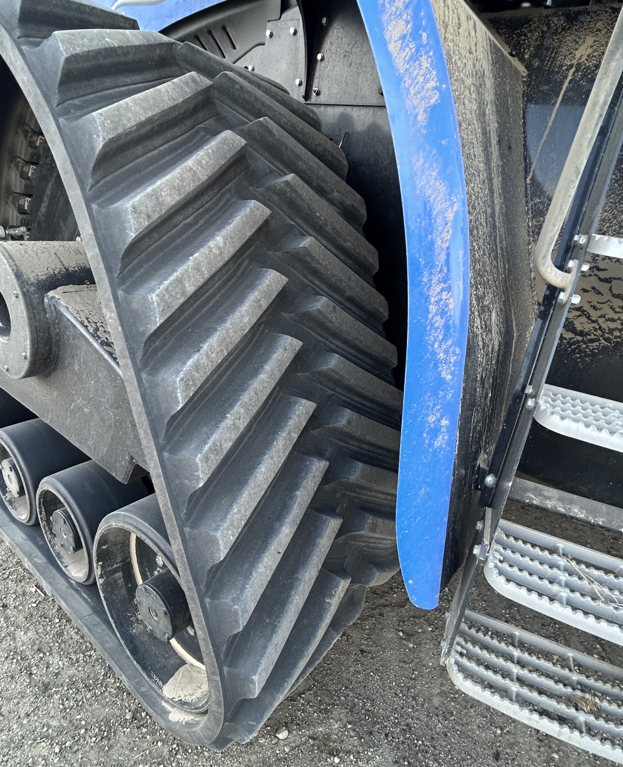 2023 New Holland T9.700 Tractor Rubber Track