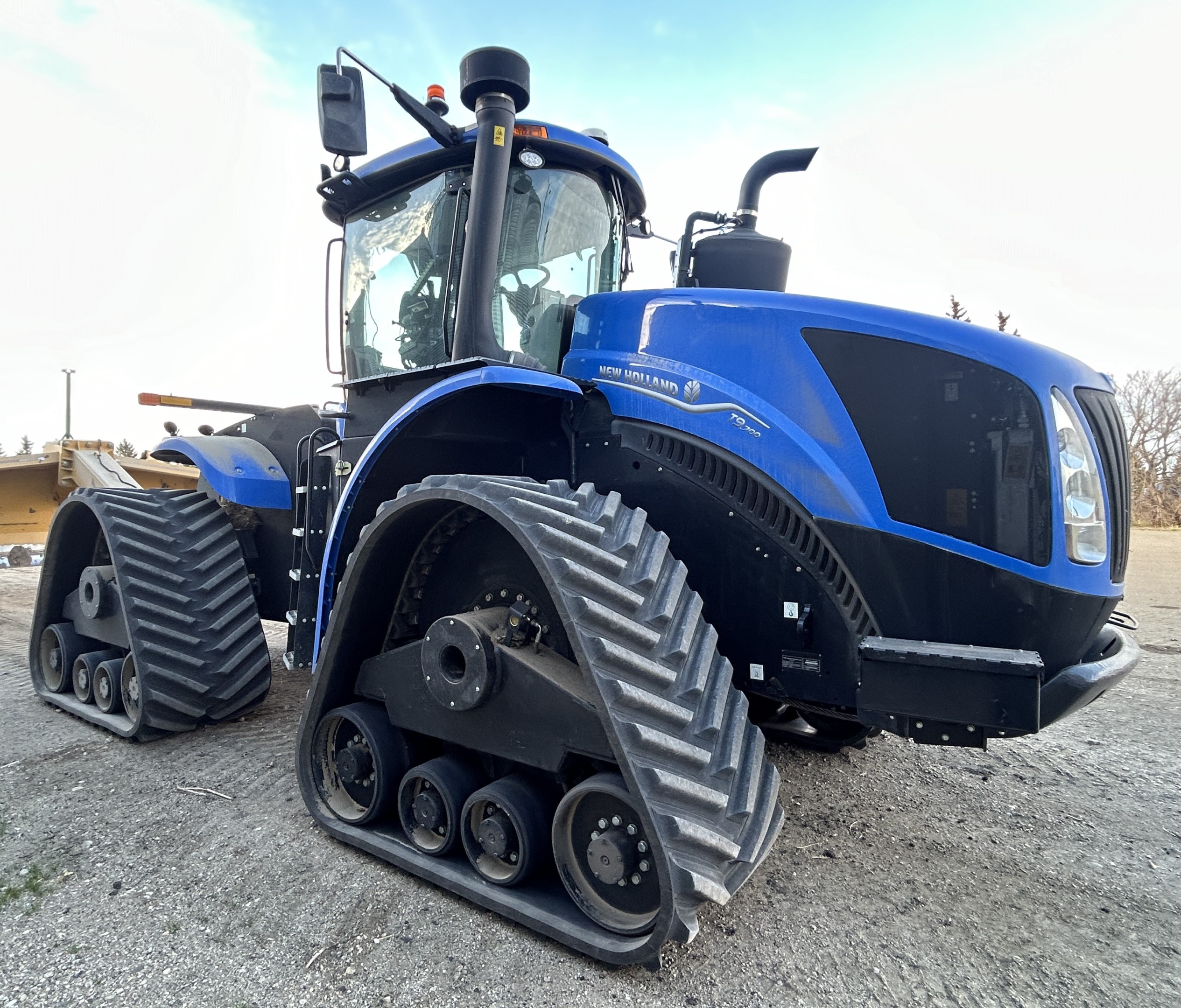 2023 New Holland T9.700 Tractor Rubber Track