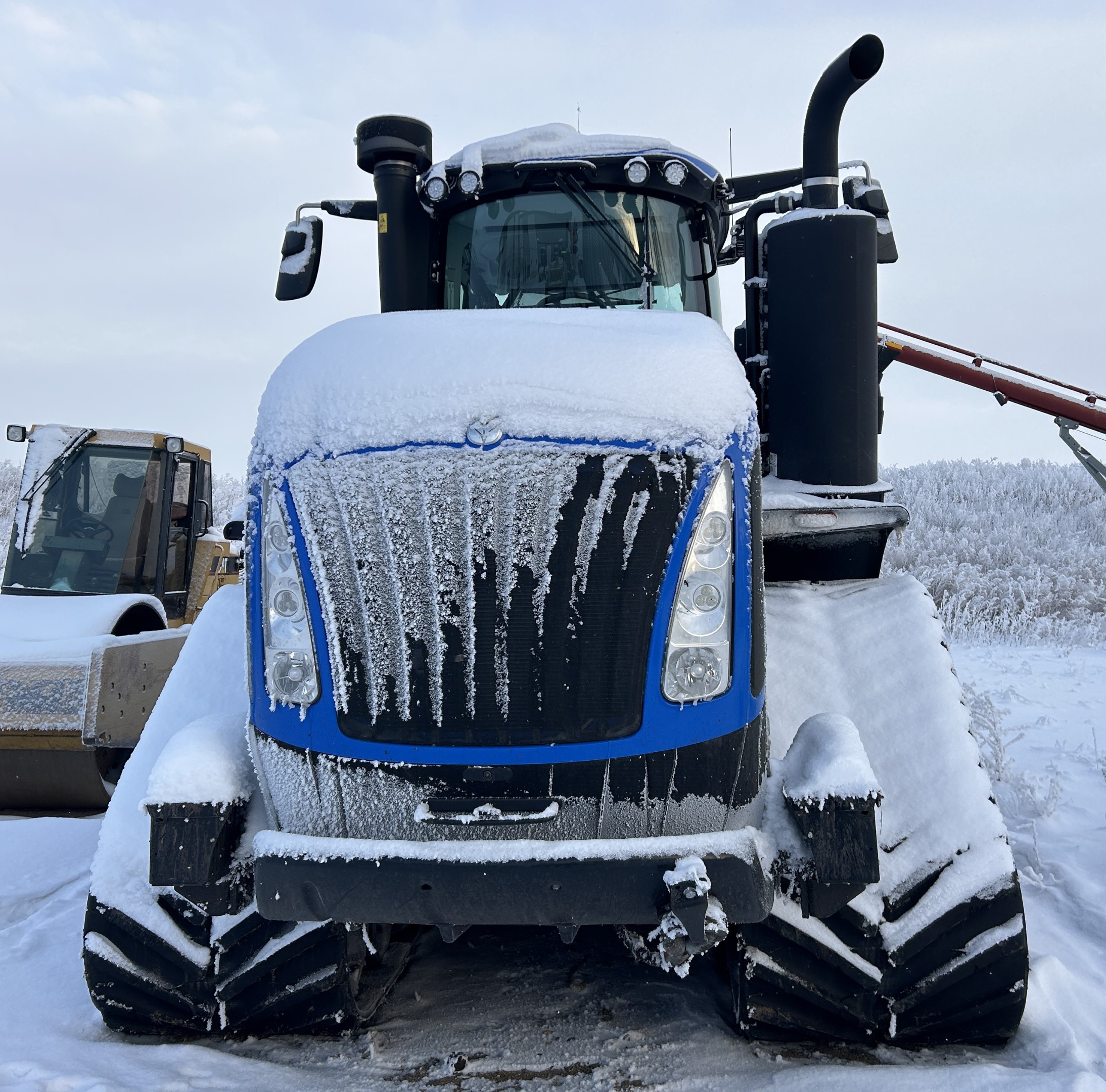 2024 New Holland T9.645 Tractor Rubber Track