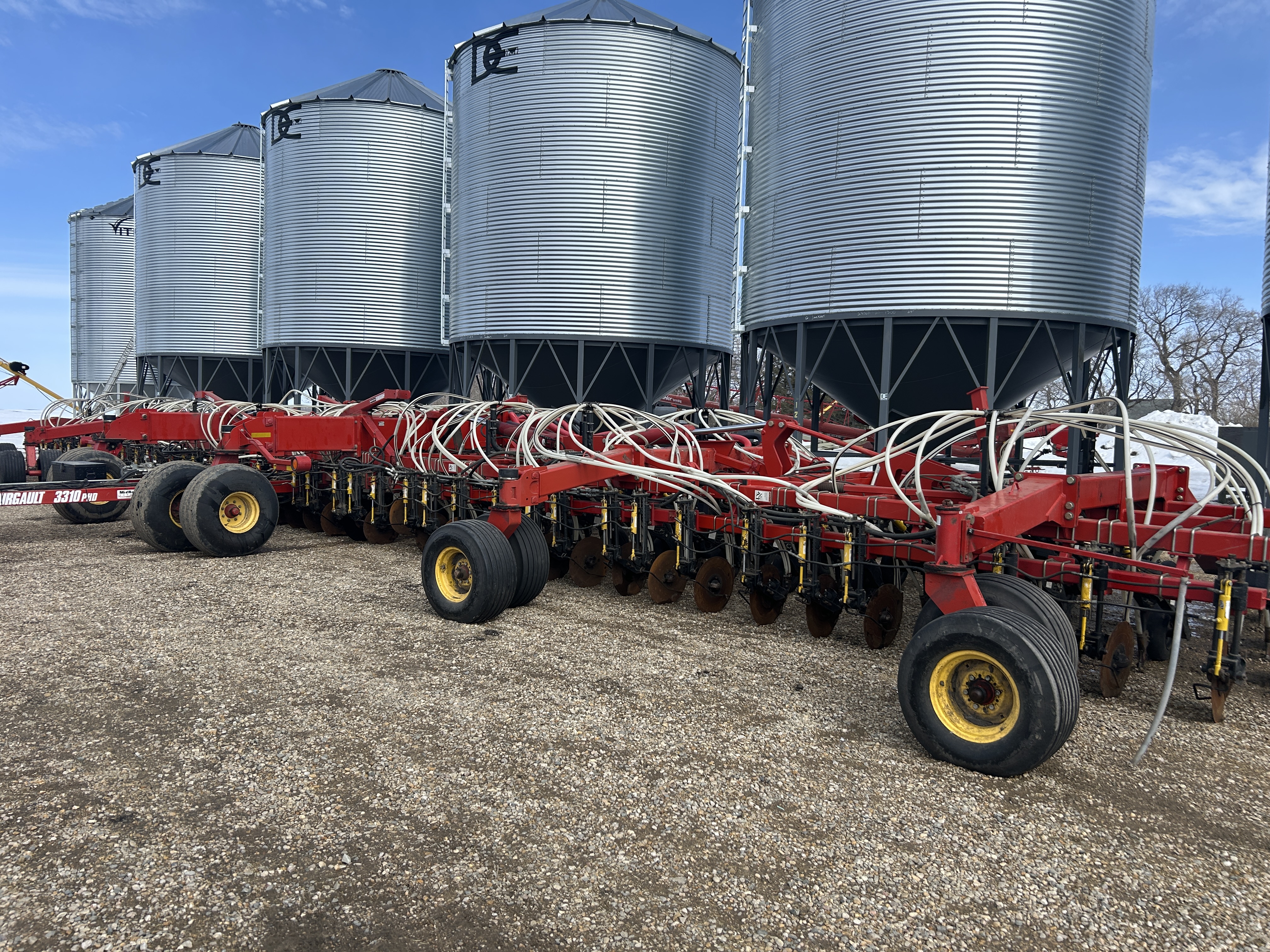 2011 Bourgault 3310-75 Air Drill