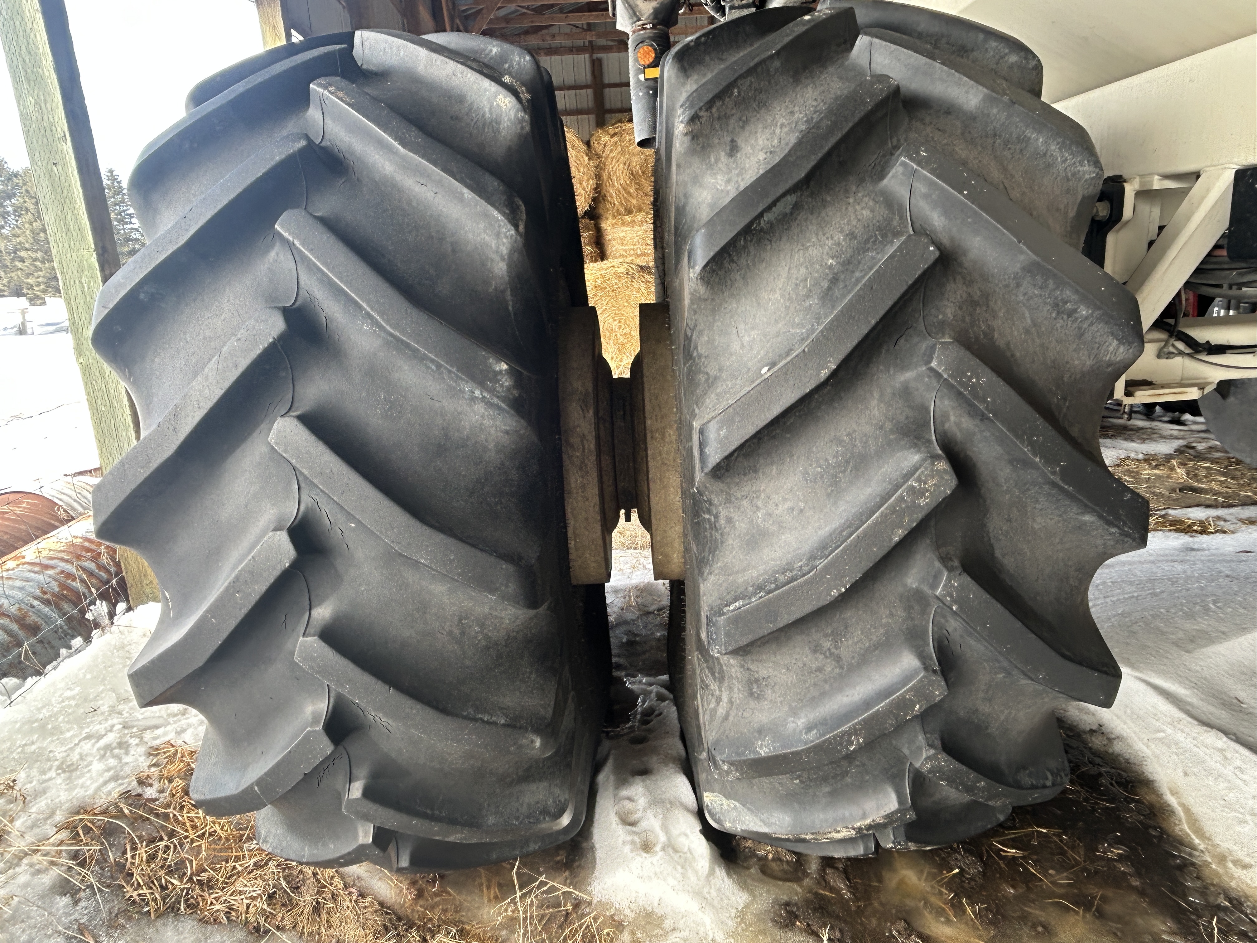 2011 Bourgault 3310-75 Air Drill